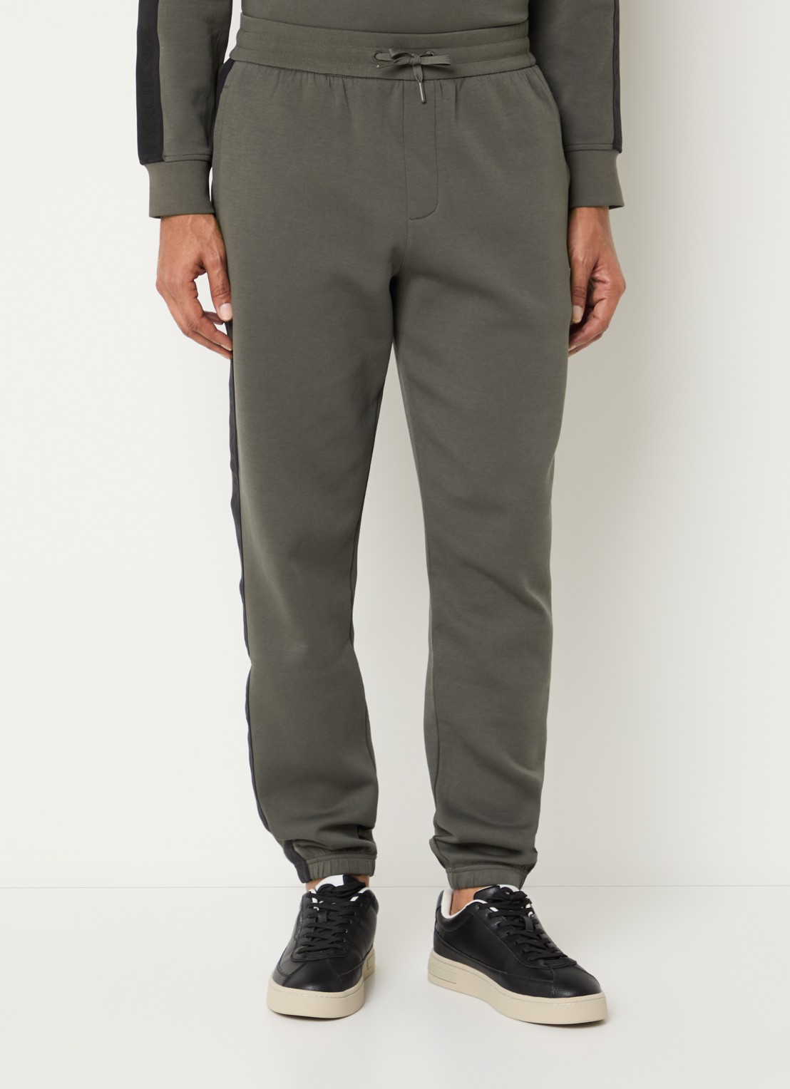 Armani Tapered fit joggingbroek met logoband met steekzakken - detail 2 olijfgroen