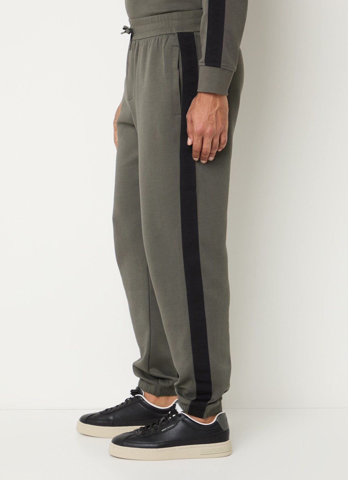 Armani Tapered fit joggingbroek met logoband met steekzakken - detail 3 olijfgroen