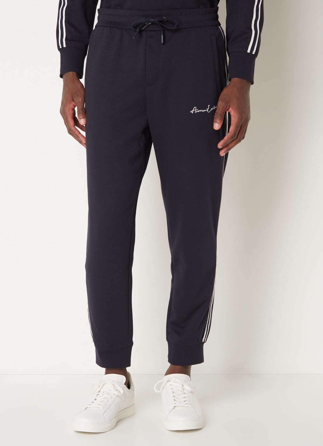 Armani Tapered fit joggingbroek met logoborduring en steekzakken - detail 4 donkerblauw