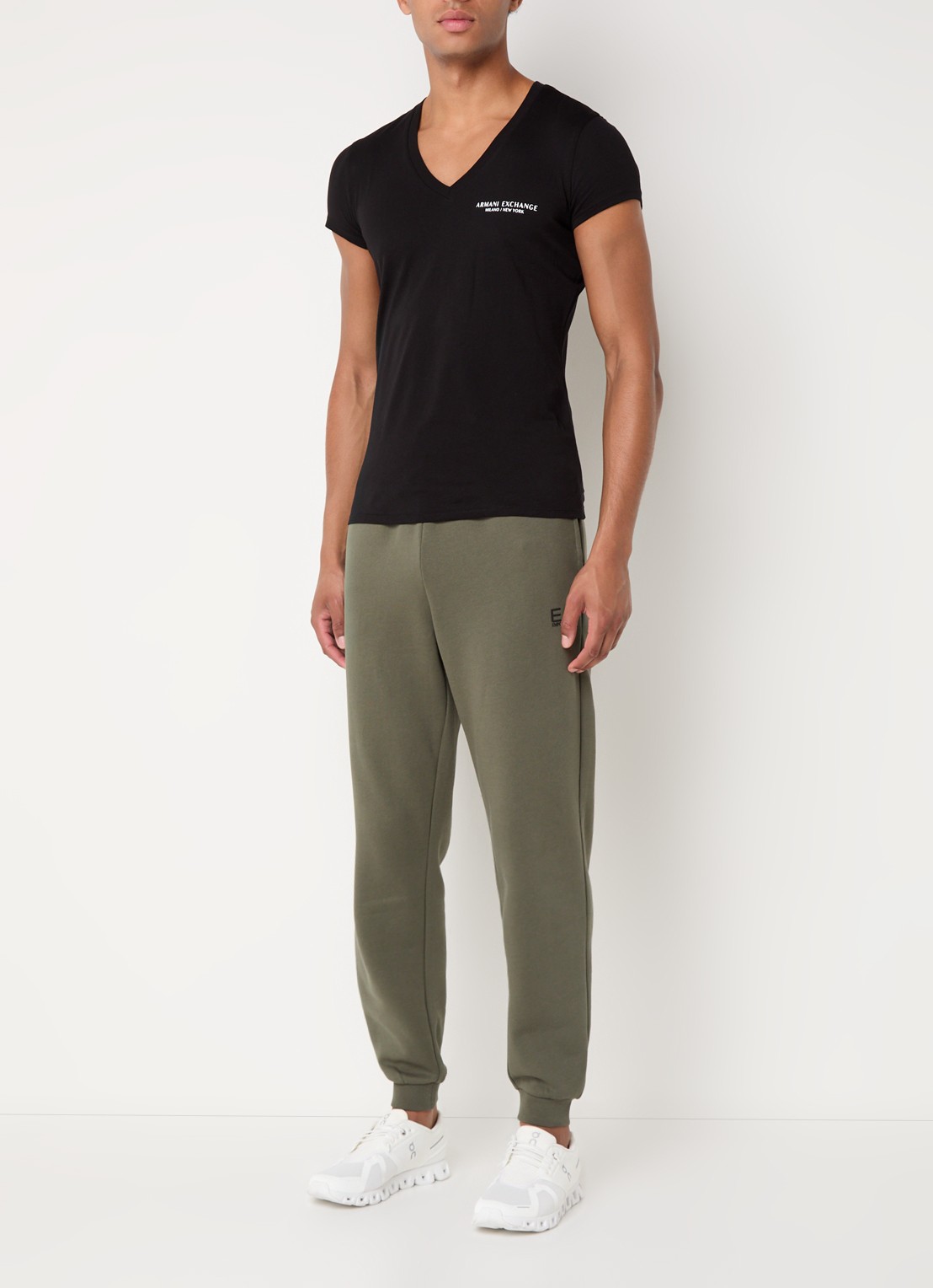 Armani Tapered fit joggingbroek met steekzakken en logo - voorkant 2 legergroen