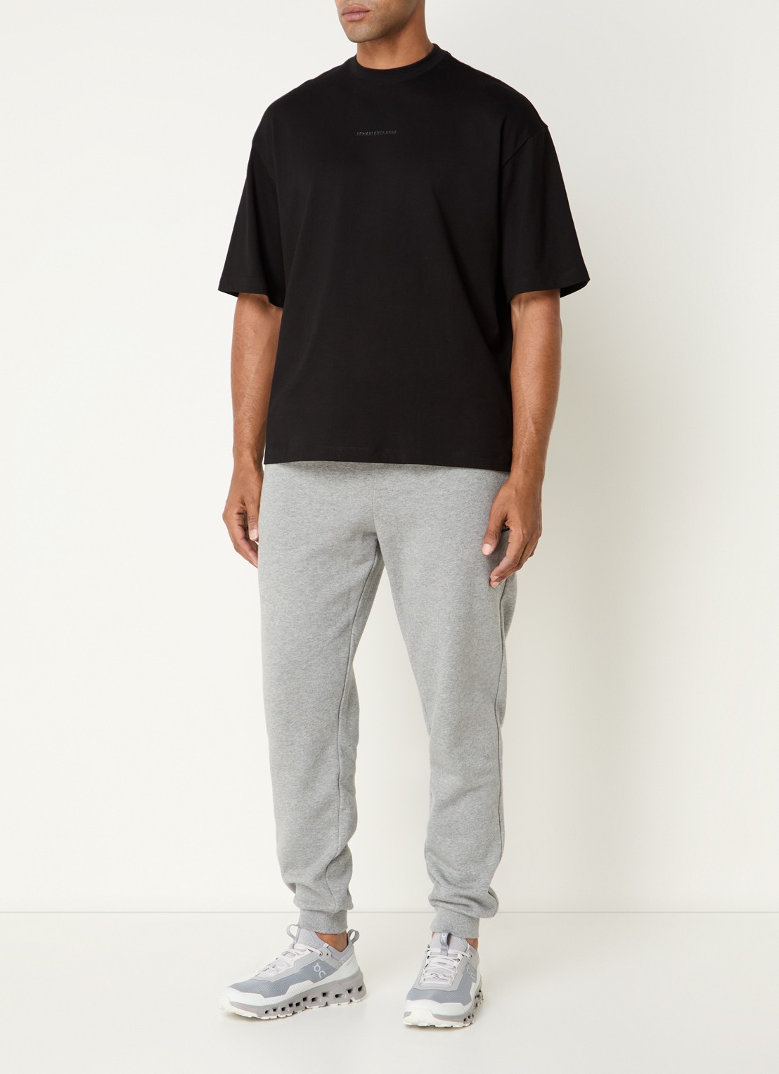 Armani Tapered fit joggingbroek met steekzakken en logo - voorkant 3 grijsmele