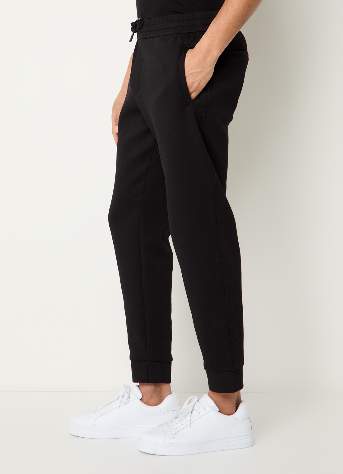 Armani Tapered fit joggingbroek met steekzakken - detail 5 zwart