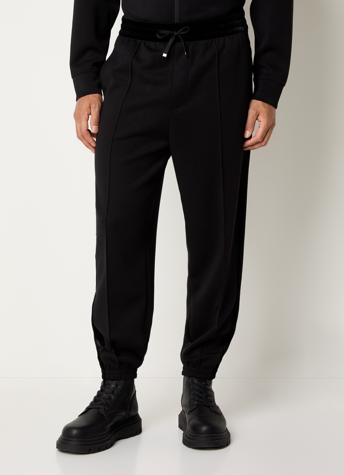 Armani Tapered fit joggingbroek met steekzakken - detail zwart