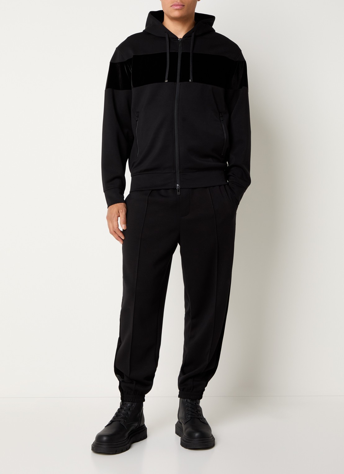Armani Tapered fit joggingbroek met steekzakken - voorkant 4 zwart