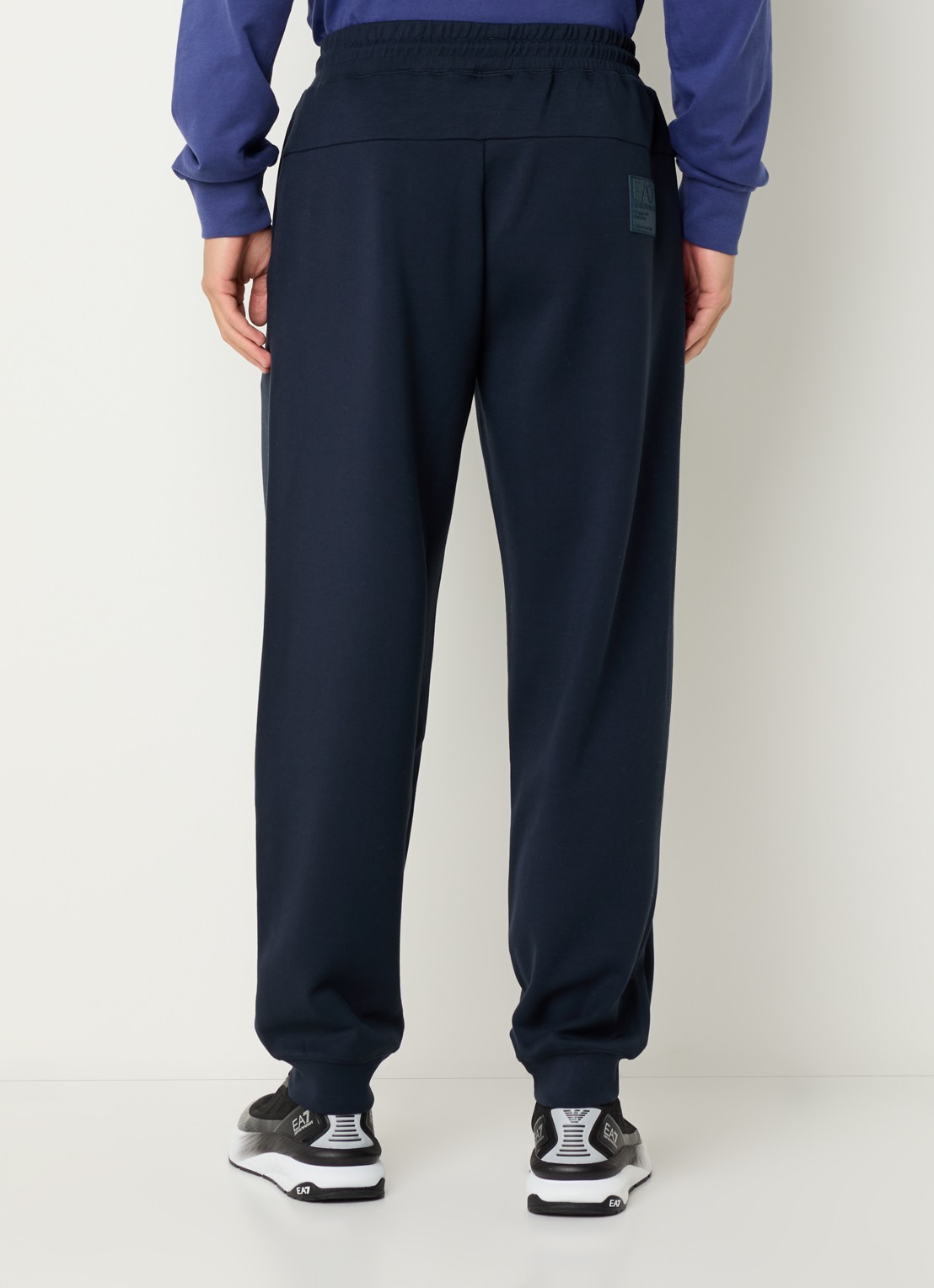 Armani Tapered fit joggingbroek met steekzakken - achterkant donkerblauw