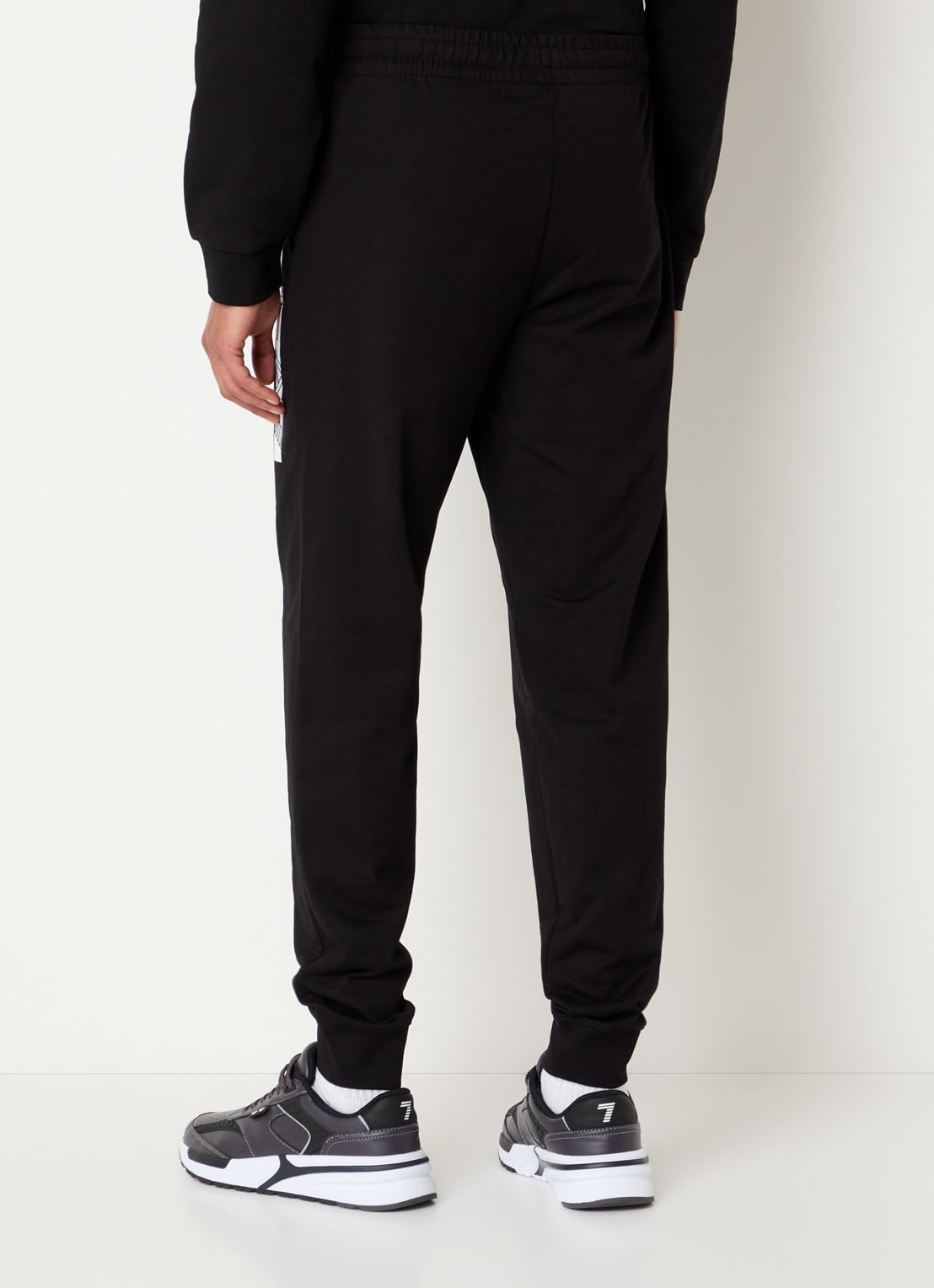Armani Tapered fit joggingbroek met steekzakken - achterkant 5 zwart