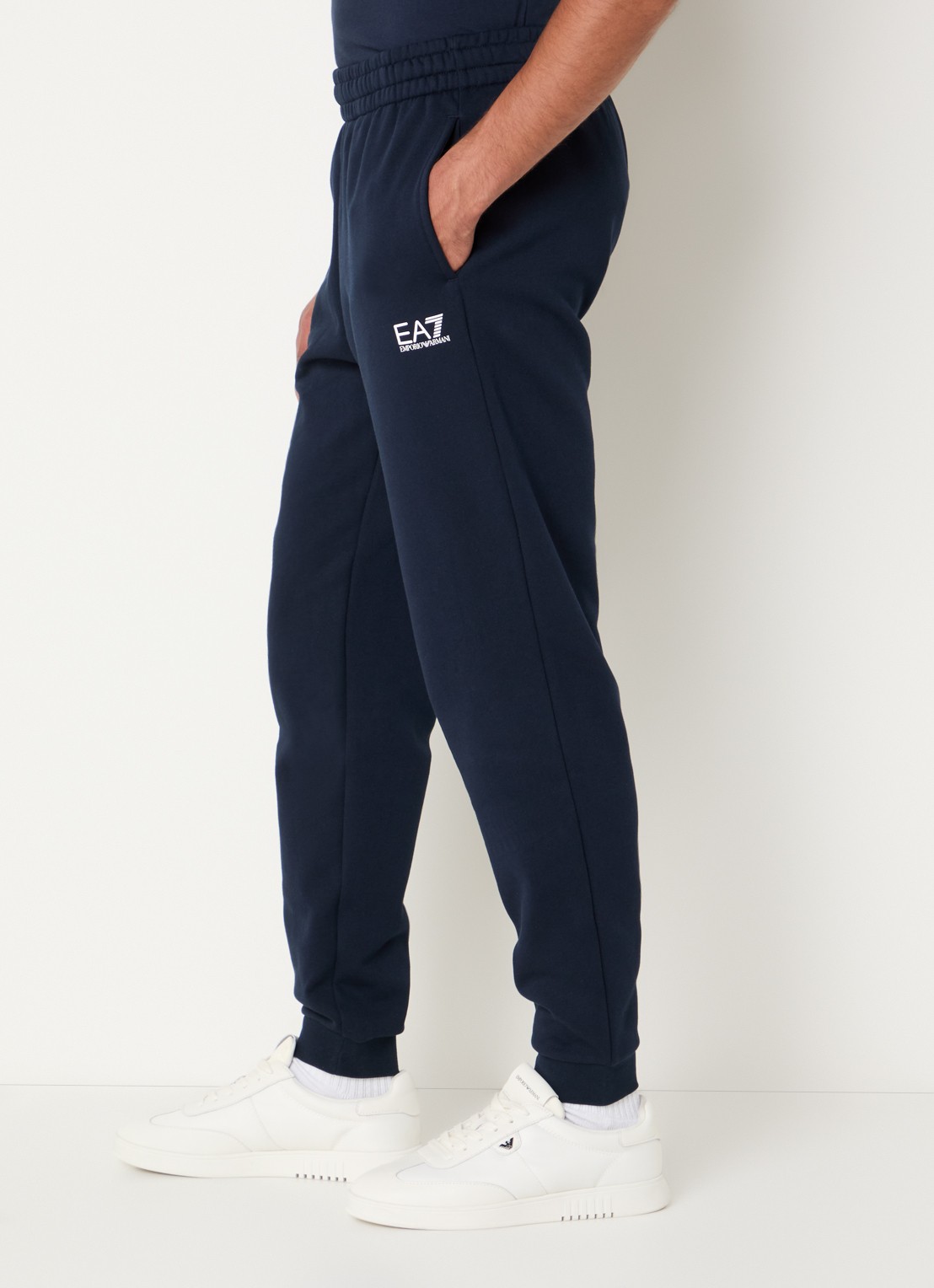 Armani Tapered fit joggingbroek met steekzakken - detail 4 donkerblauw