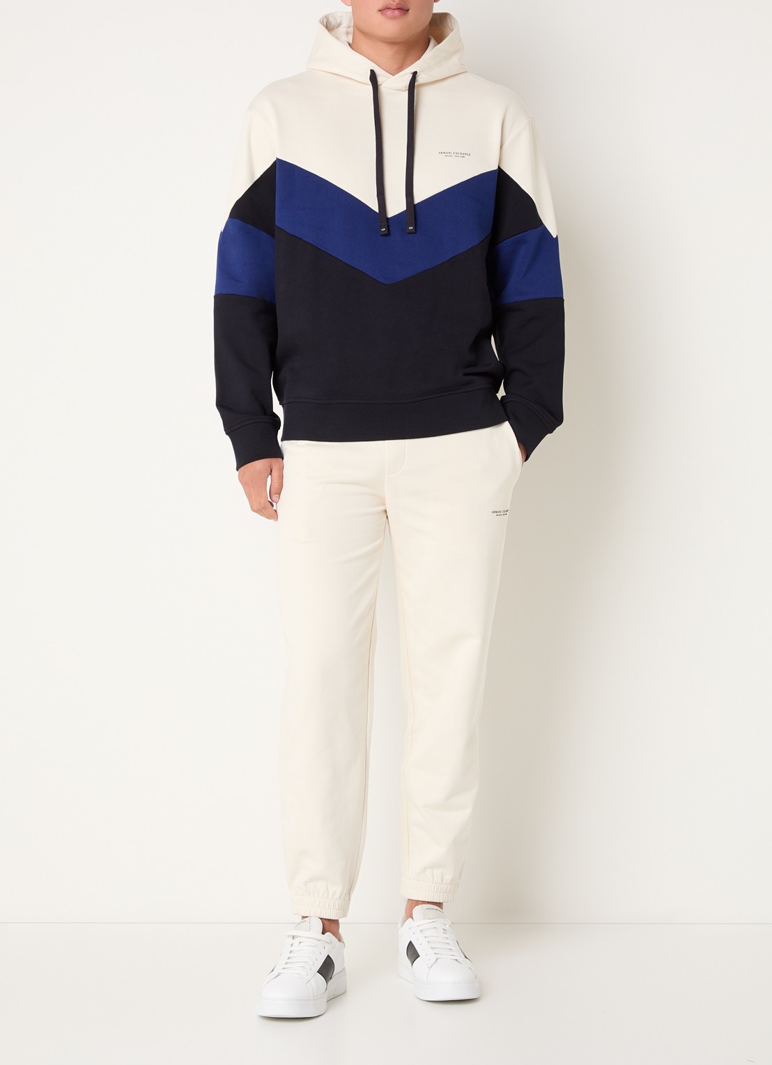 Armani Tapered fit joggingbroek met trekkoord - voorkant 5 creme