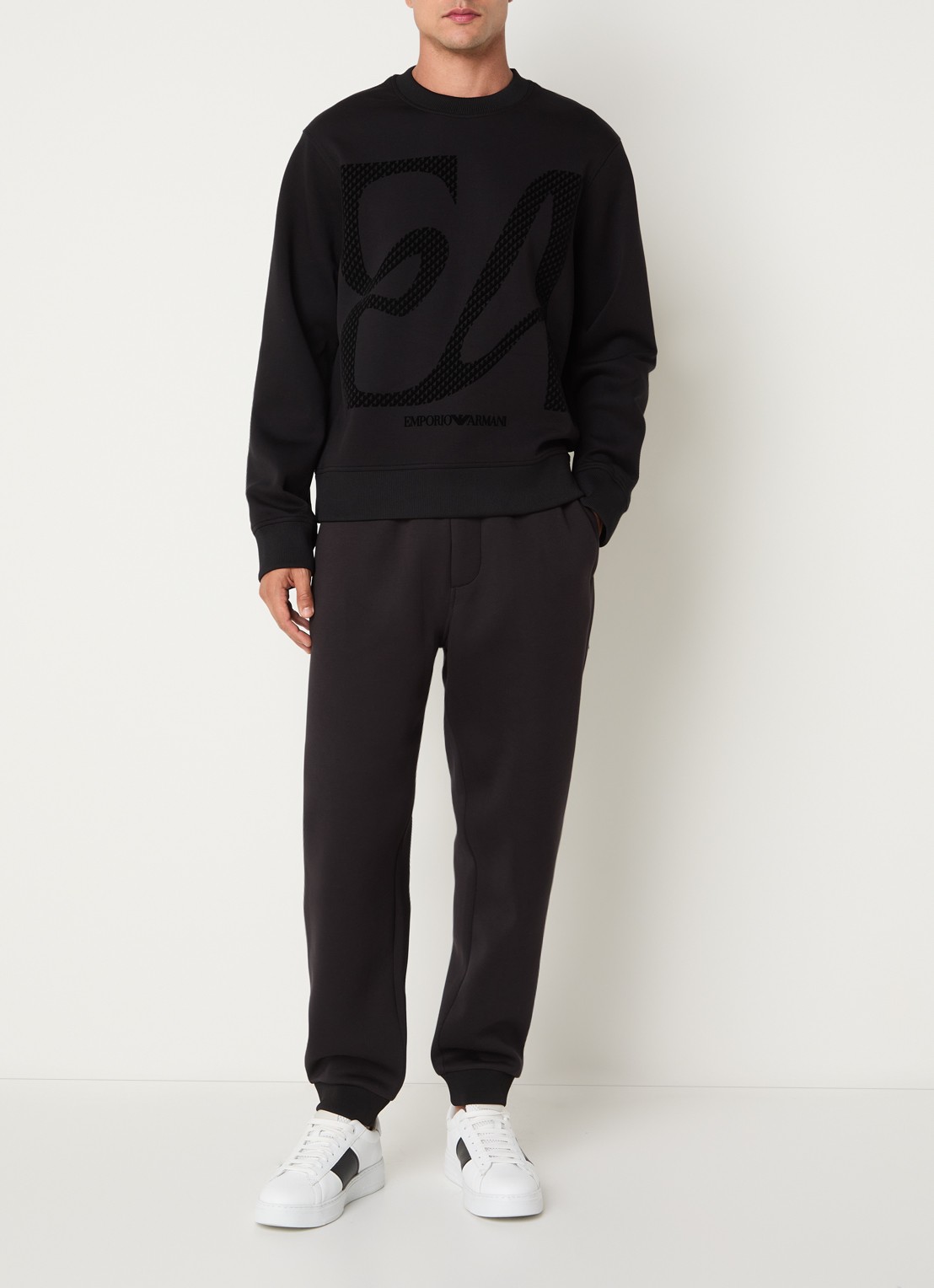 Armani Tapered fit joggingbroek - voorkant 5 zwart