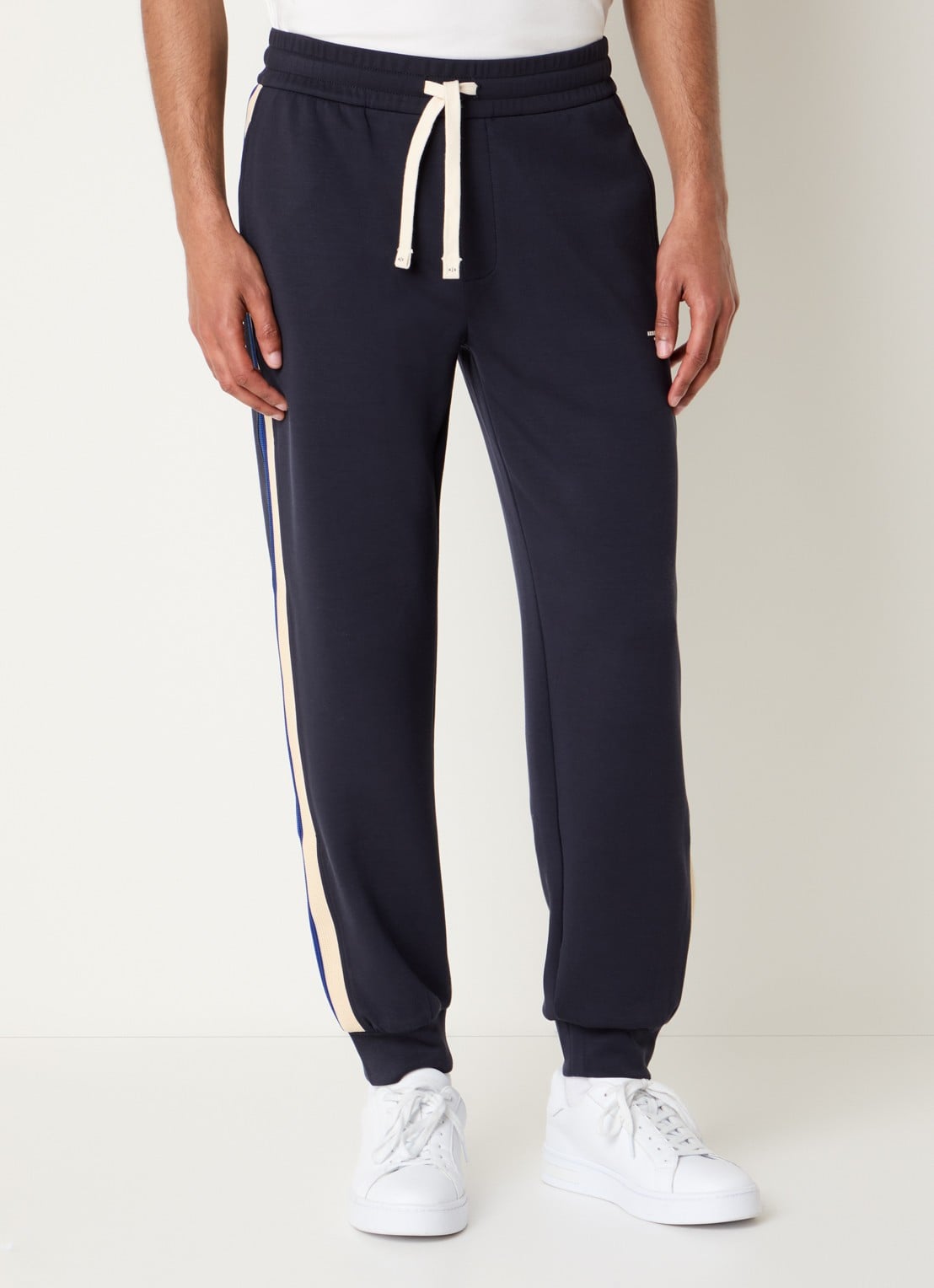 Armani Tapered fit trackpants met paspelzakken - detail 4 donkerblauw