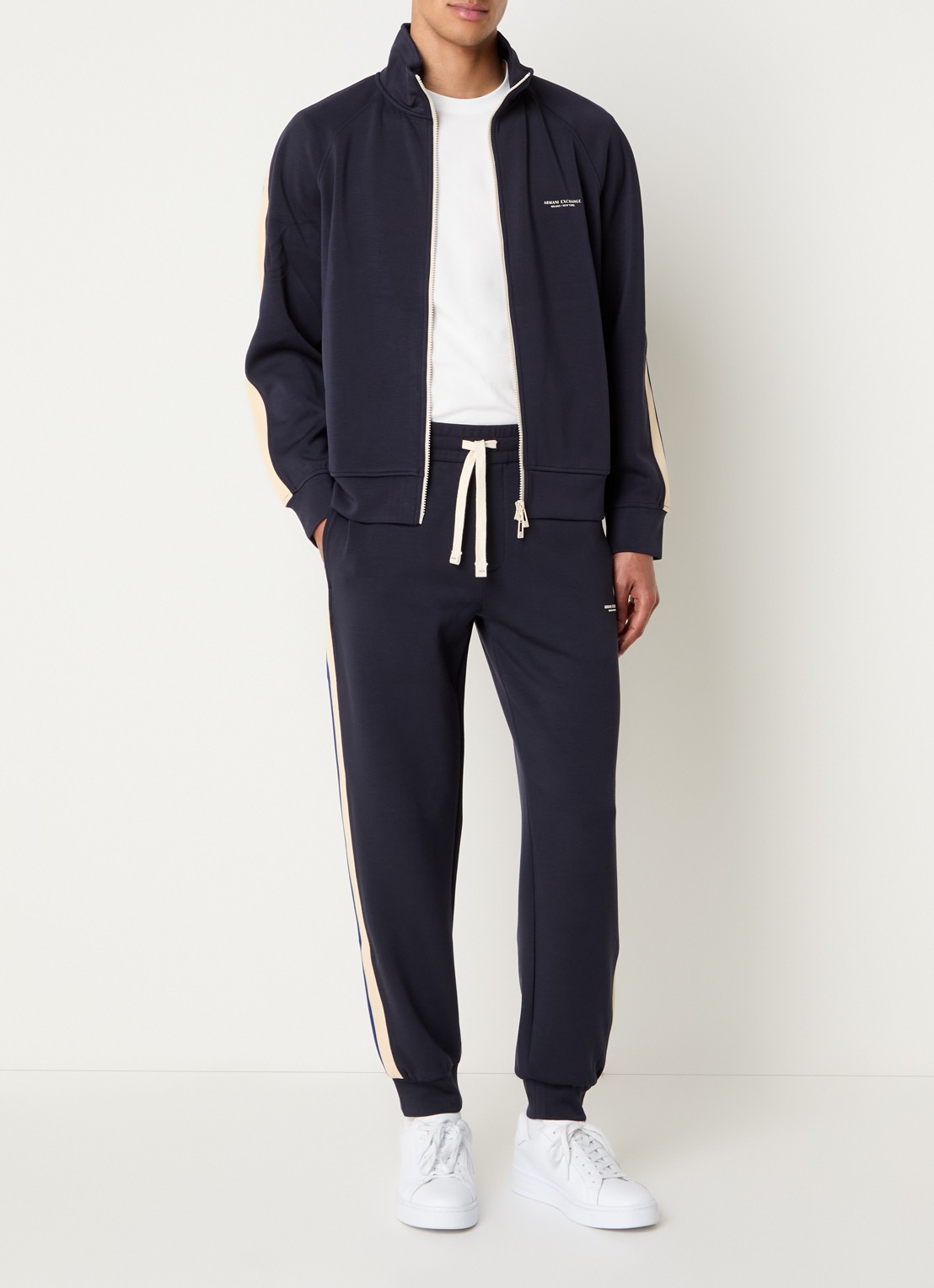 Armani Tapered fit trackpants met paspelzakken - voorkant 2 donkerblauw