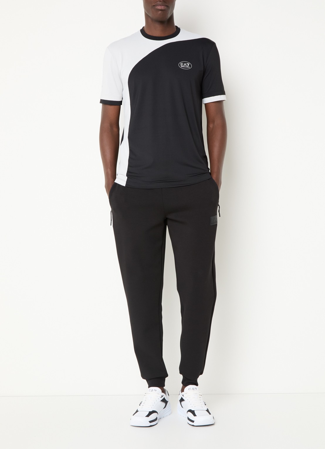 Armani Trainings T-shirt met logo - voorkant 4 zwart