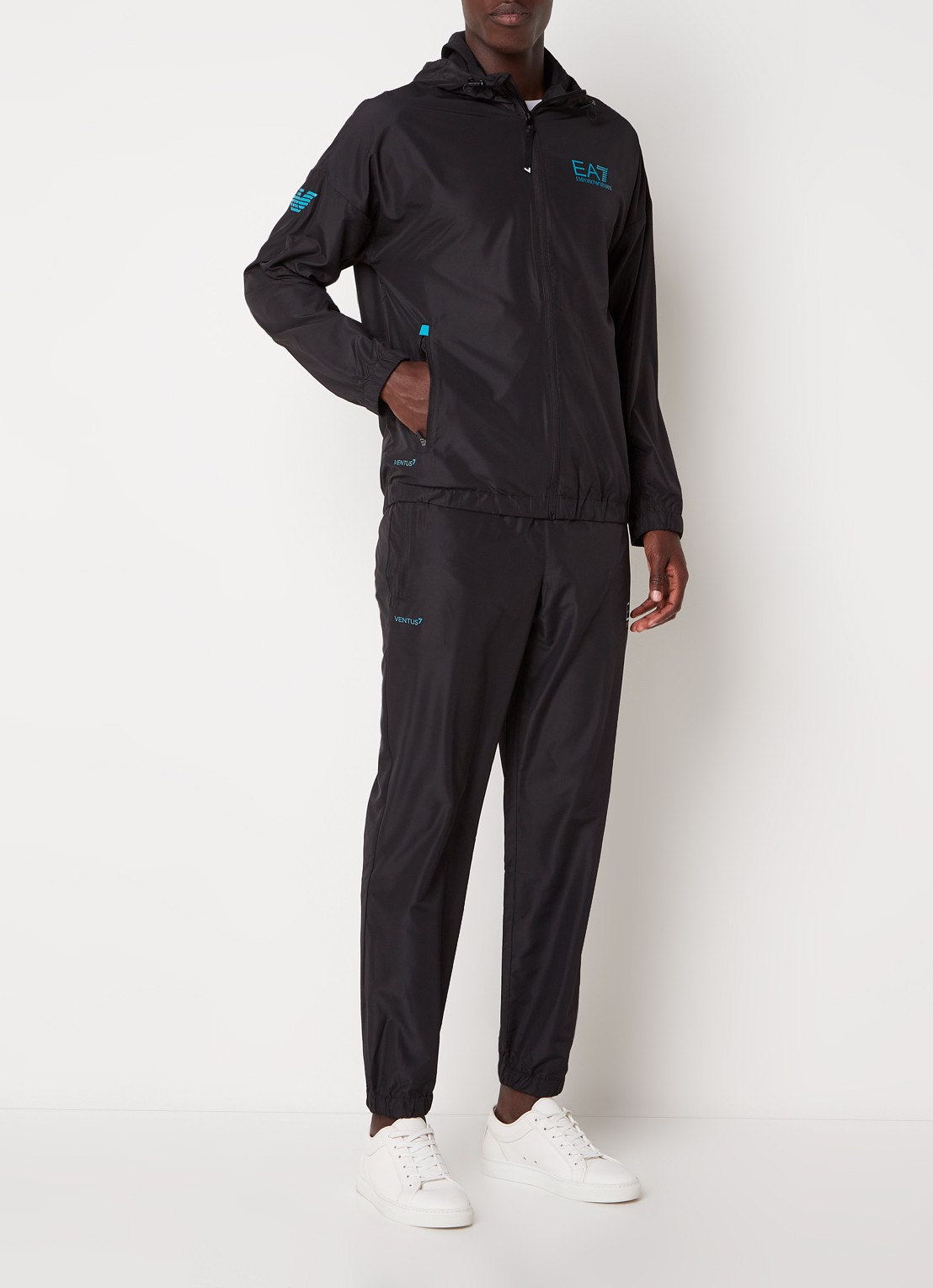 Armani Trainingspak met capuchon en ritszakken - voorkant 3 zwart