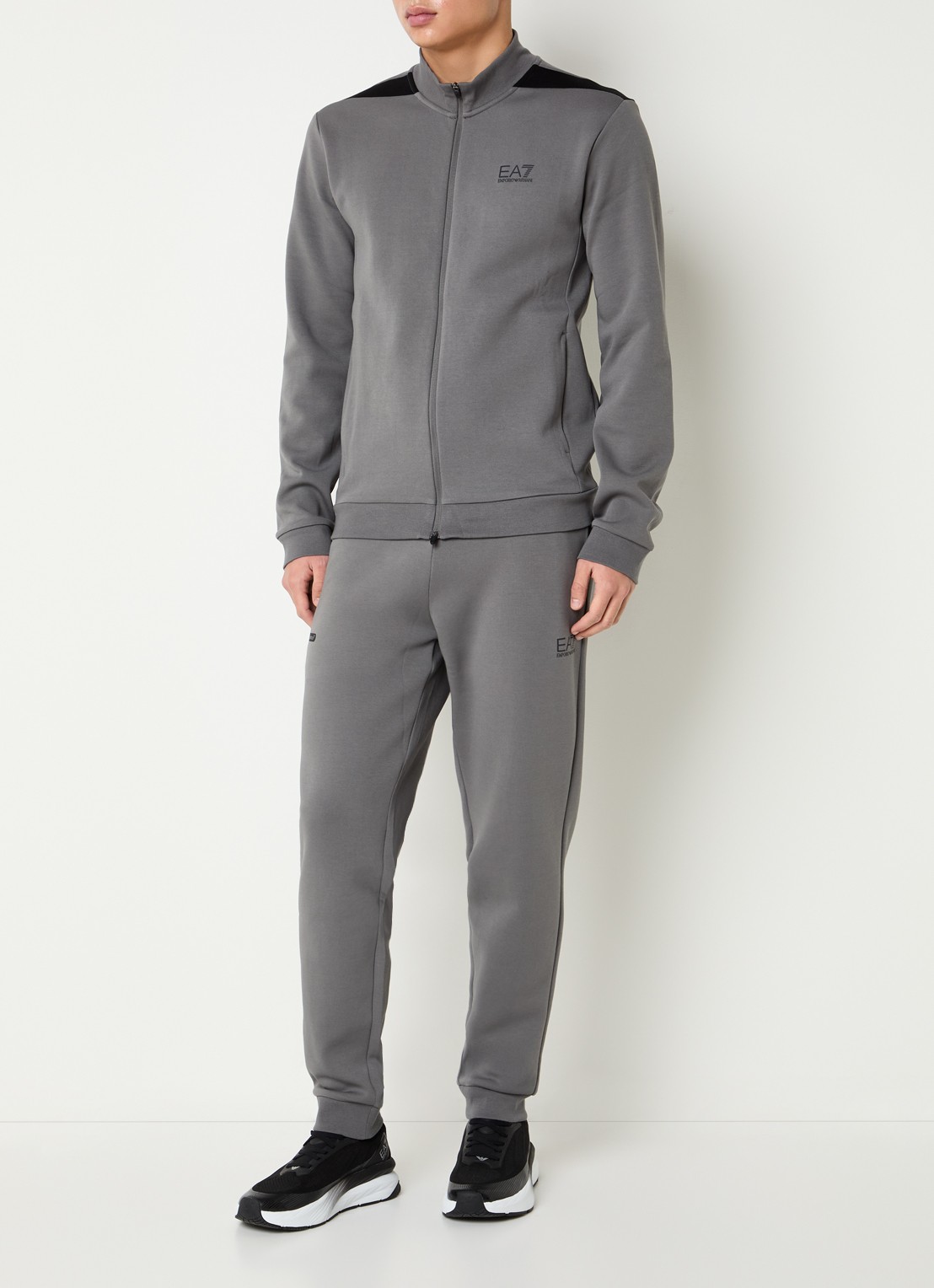 Armani Trainingspak met logo en steekzakken - detail grijs