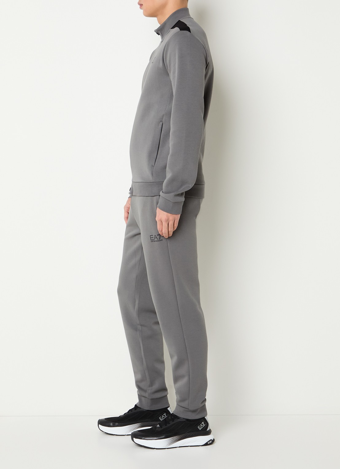 Armani Trainingspak met logo en steekzakken - voorkant 4 grijs