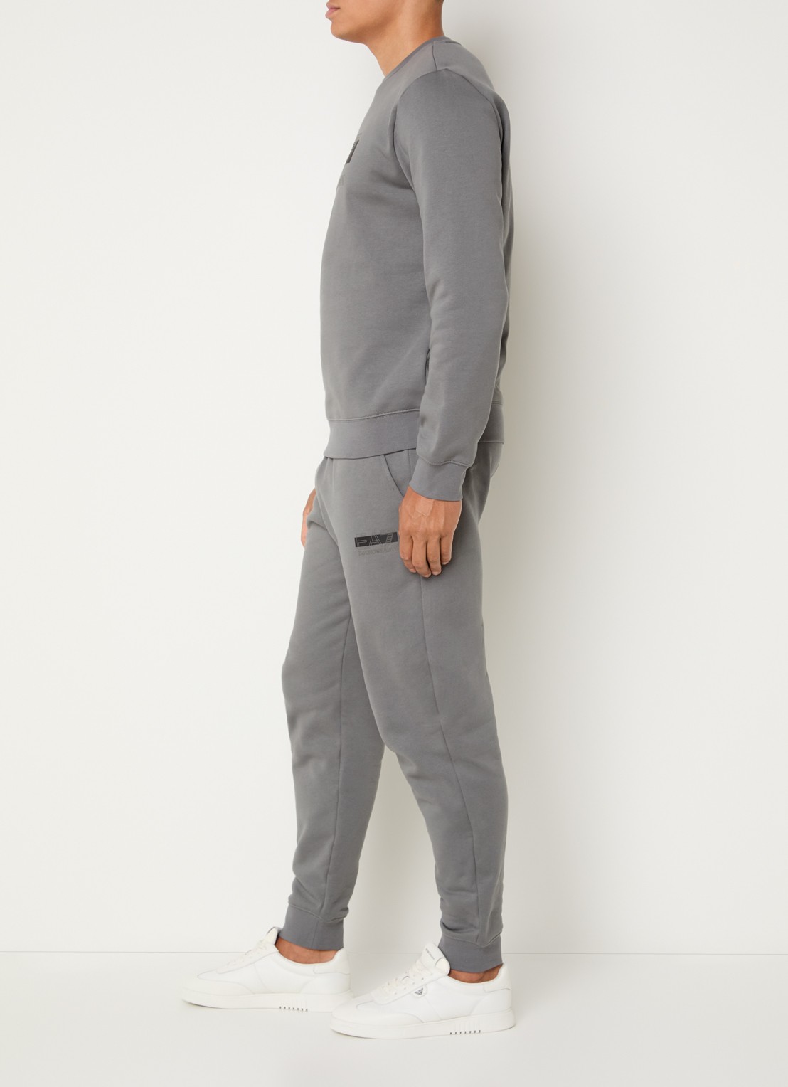 Armani Trainingspak met logo en steekzakken - voorkant 4 grijs