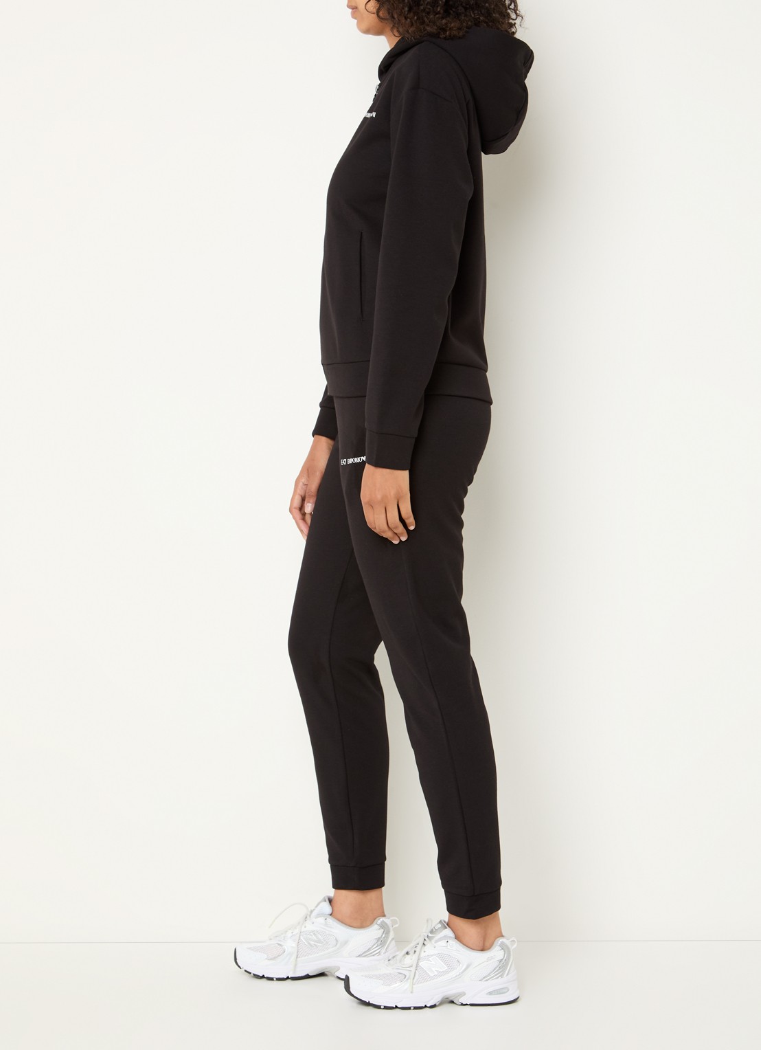 Armani Trainingspak met logo - voorkant 2 zwart