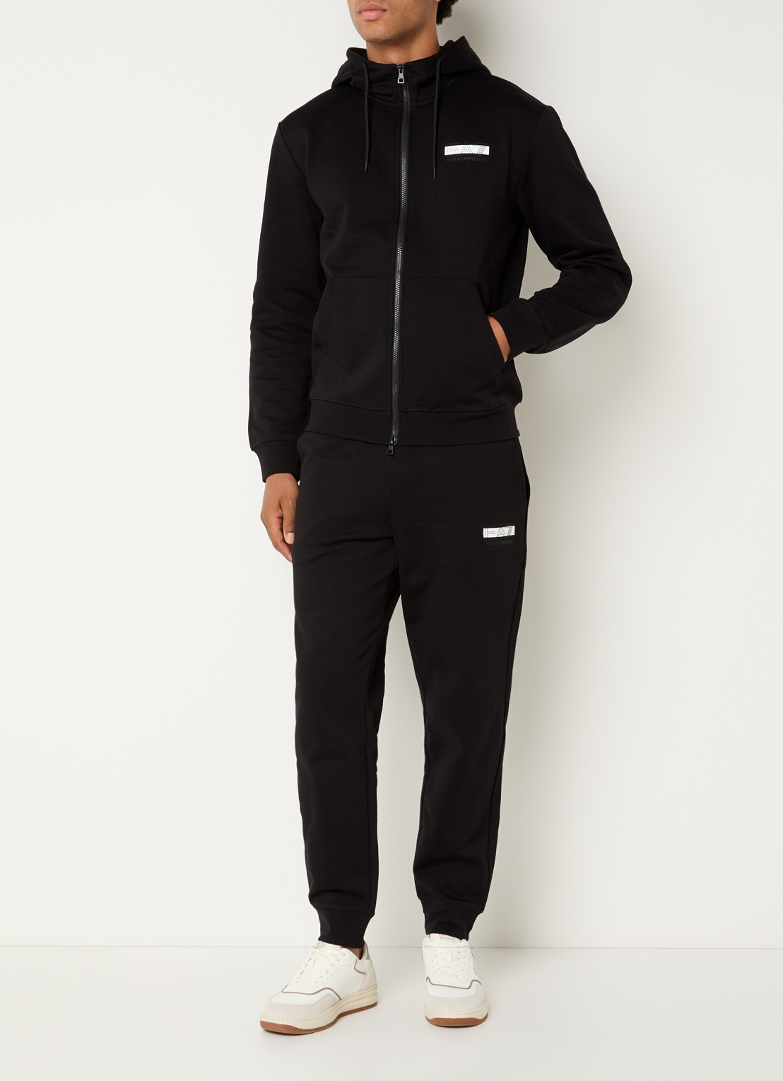Armani Trainingspak met logoprint - detail 2 zwart