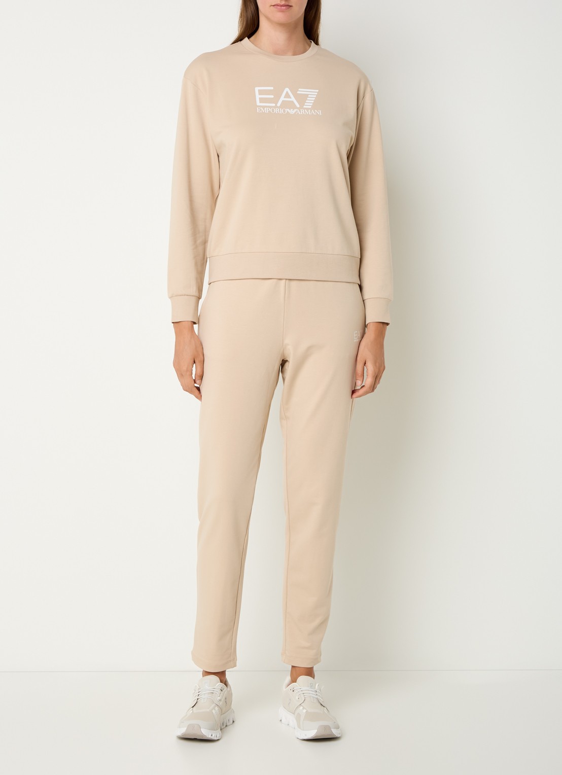 Armani Trainingspak met logoprint - detail 2 beige