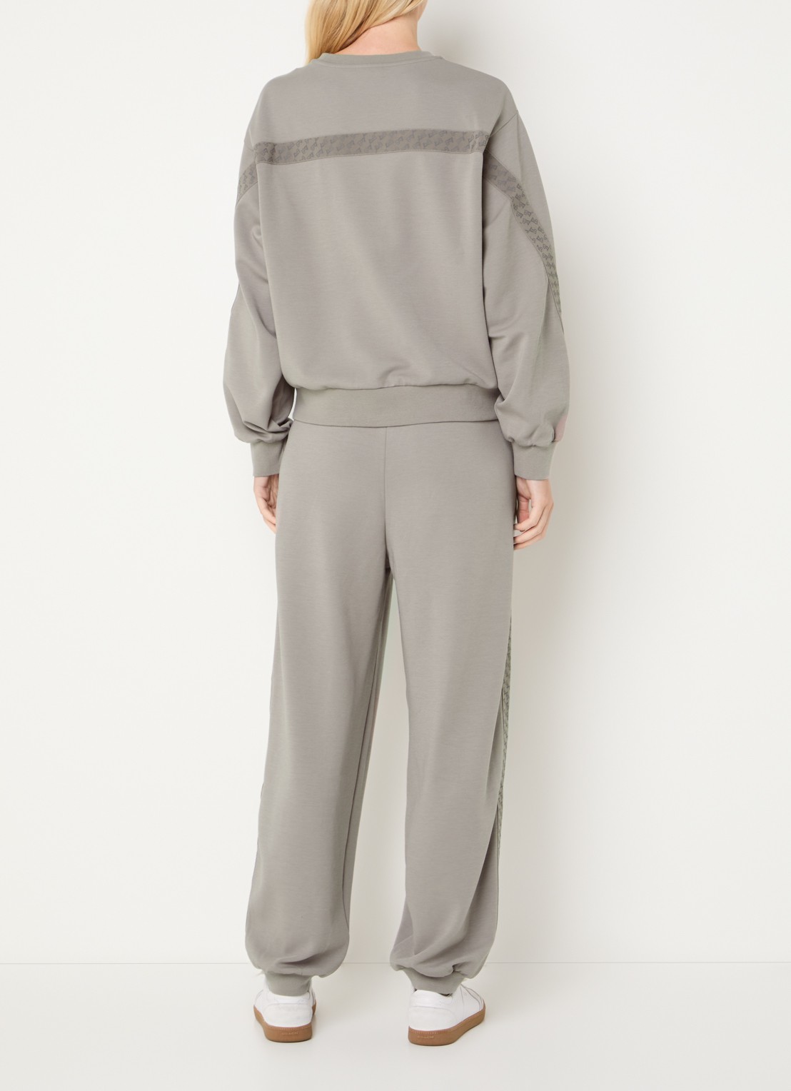 Armani Trainingspak met logoprint - achterkant lichtbruin