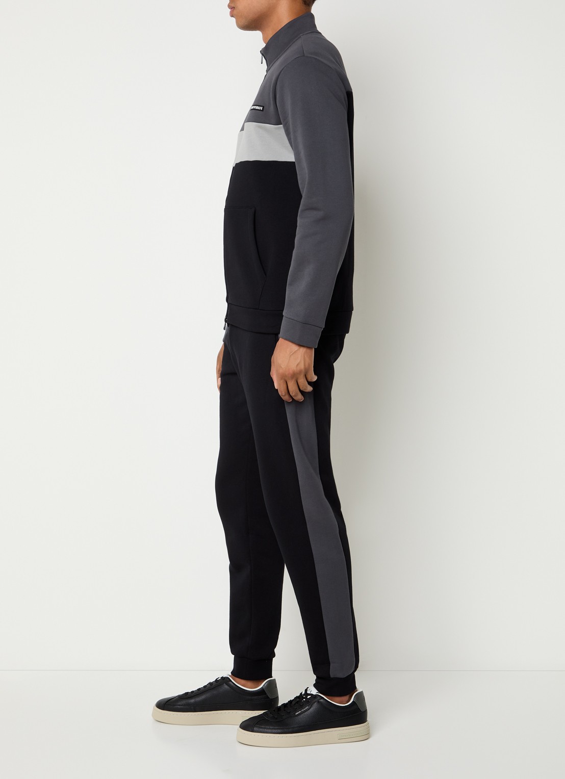 Armani Trainingspak met steekzakken en logo - voorkant 2 zwart
