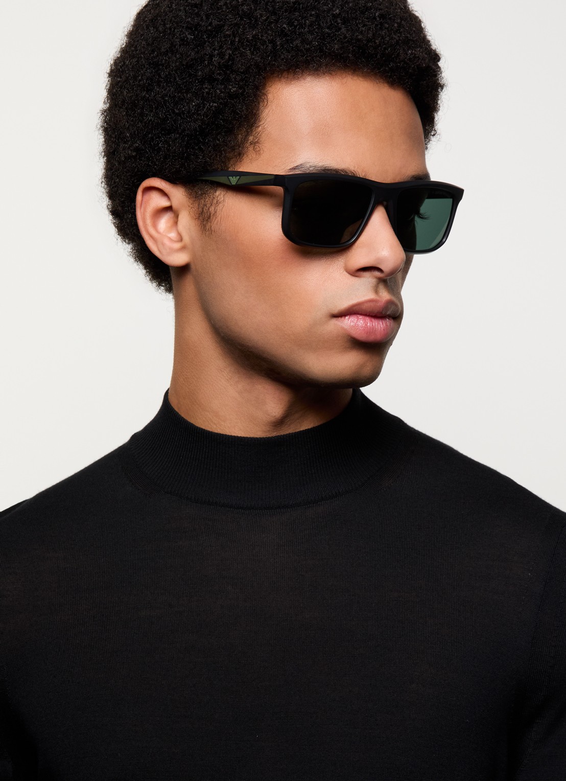 Armani wayfarer zonnebril EA4234U - voorkant 2 zwart