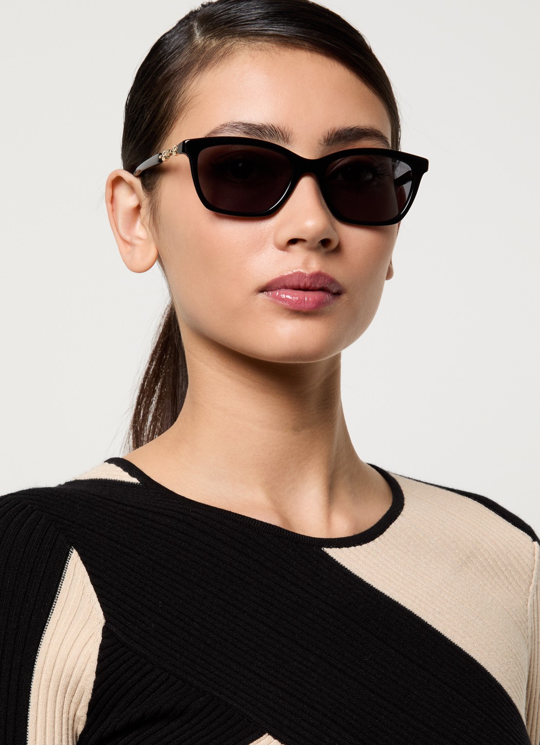 Armani Wayfarer zonnebril EA4238 - voorkant 2 zwart