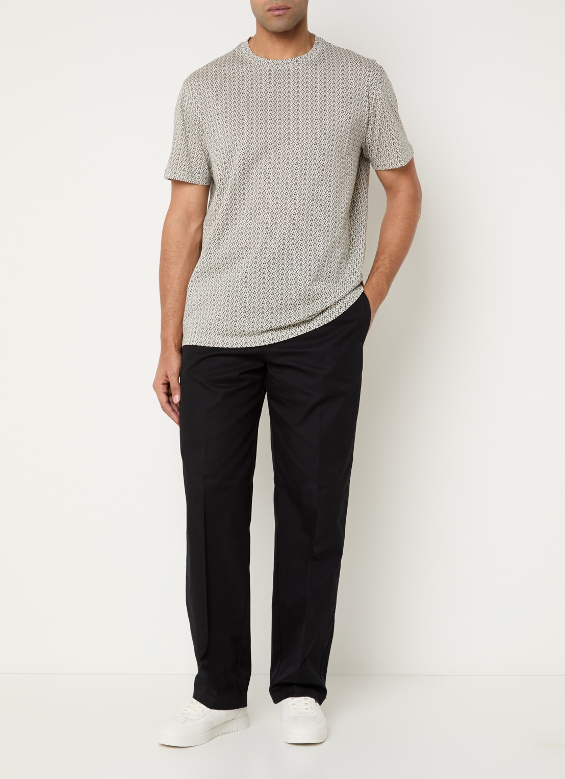Armani Wide fit chino met steekzakken - voorkant 3 zwart