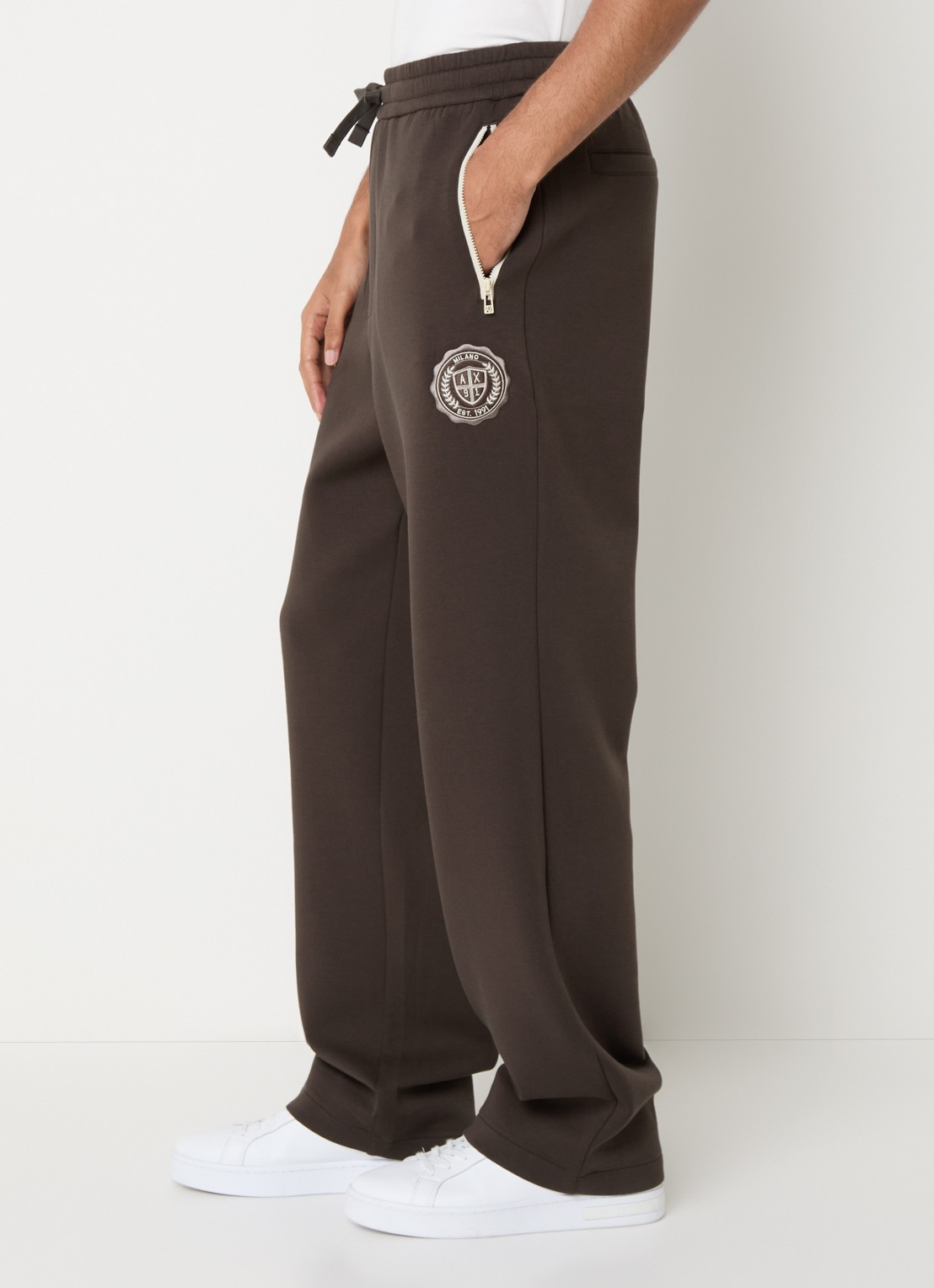 Armani Wide fit joggingbroek met ritszakken - detail 5 donkerbruin