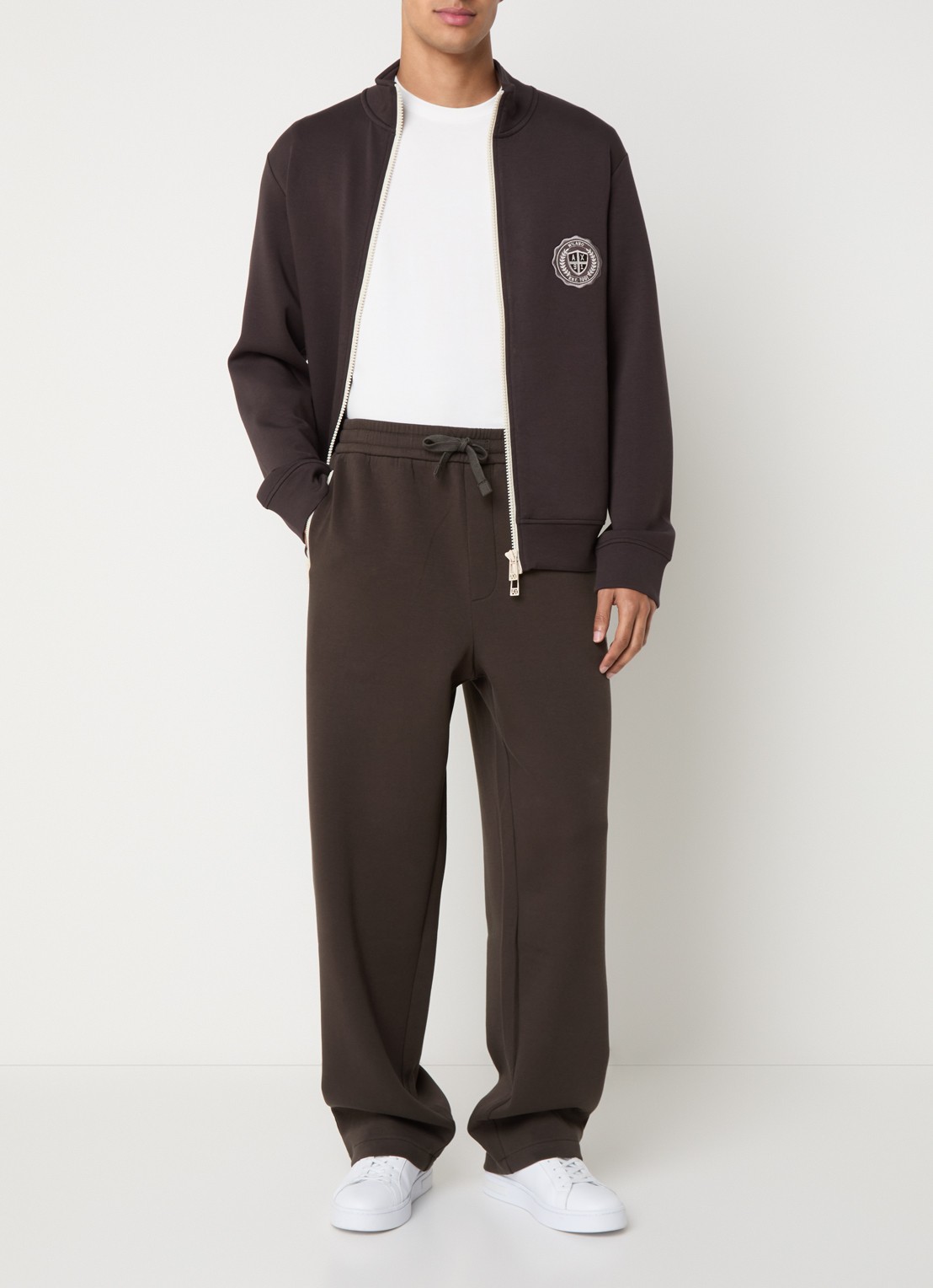 Armani Wide fit joggingbroek met ritszakken - voorkant 3 donkerbruin