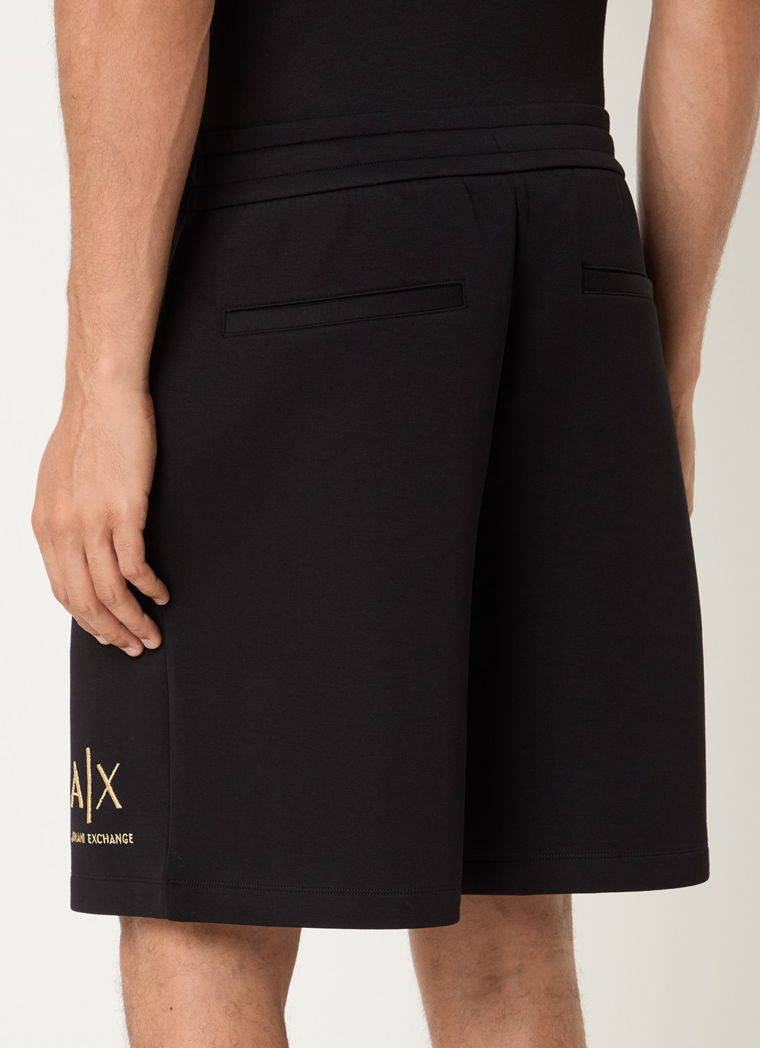 Armani Wide fit korte joggingbroek met logoborduring - achterkant 4 zwart