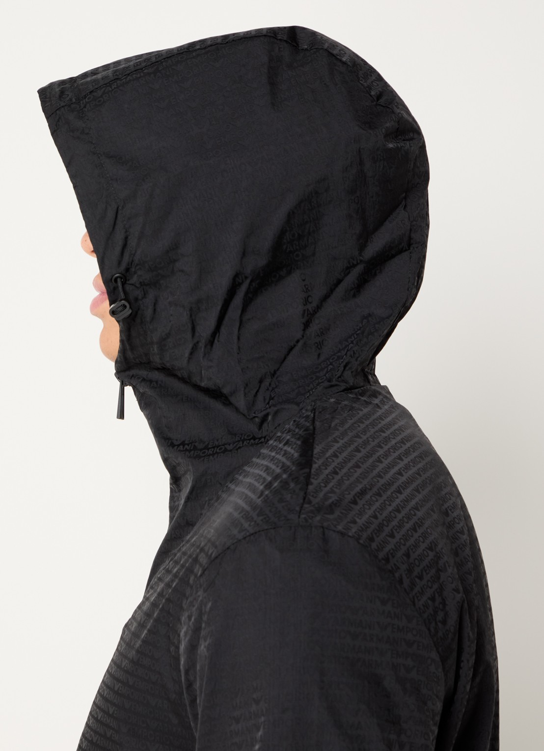 Armani Windjack met capuchon en ritszakken - detail 4 black beauty / zwart