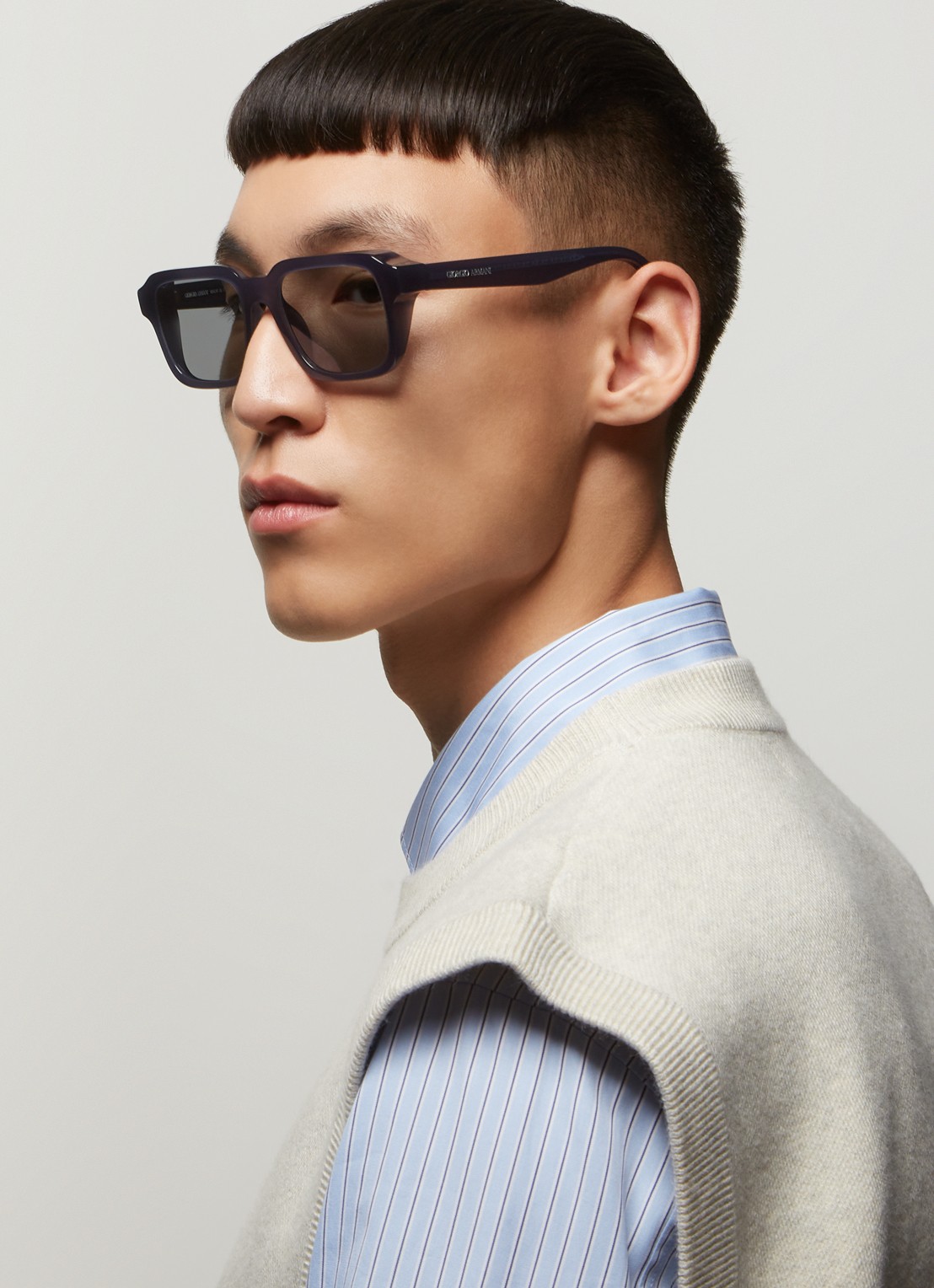 Armani Zonnebril AR8194U  - voorkant 2 indigo