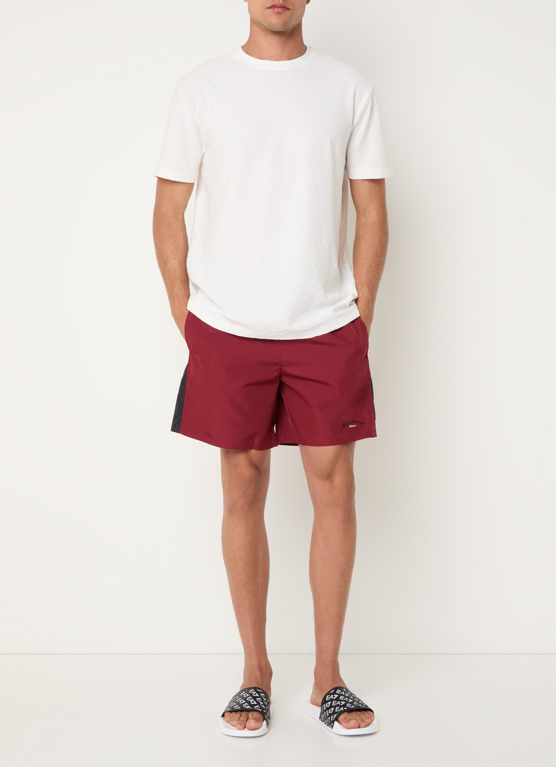 Armani Zwemshorts met logoborduring - voorkant 2 donkerrood