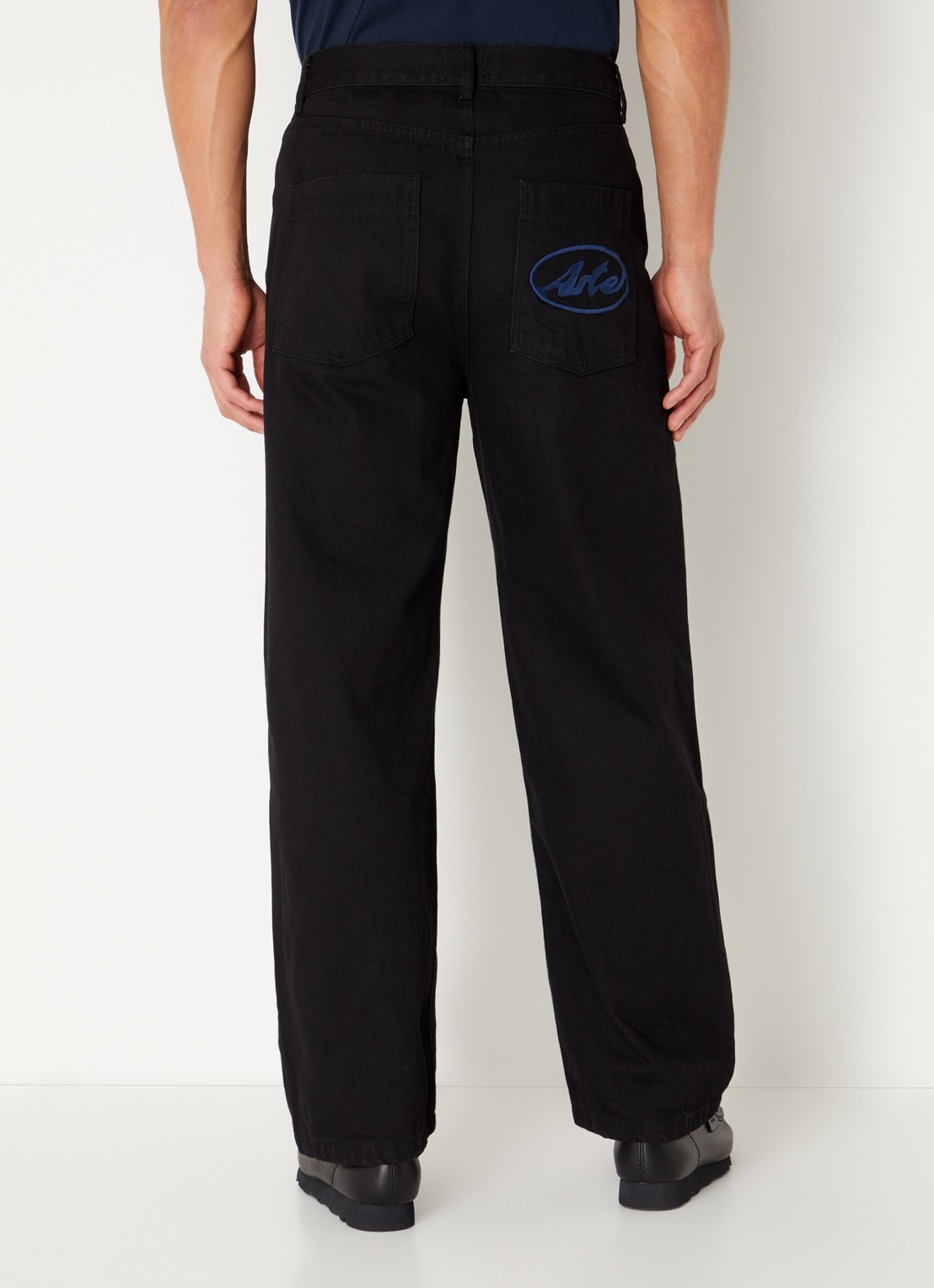 Arte Antwerp Circle Logo tapered fit jeans met gekleurde wassing - achterkant 5 zwart