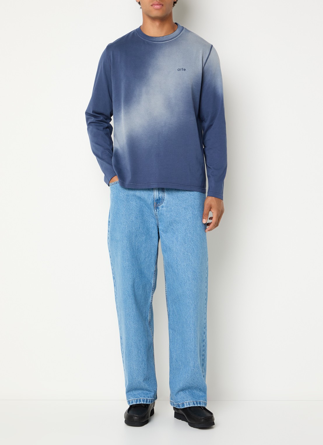 Arte Antwerp Fadeout longsleeve met logo- en backprint - voorkant 2 donkerblauw