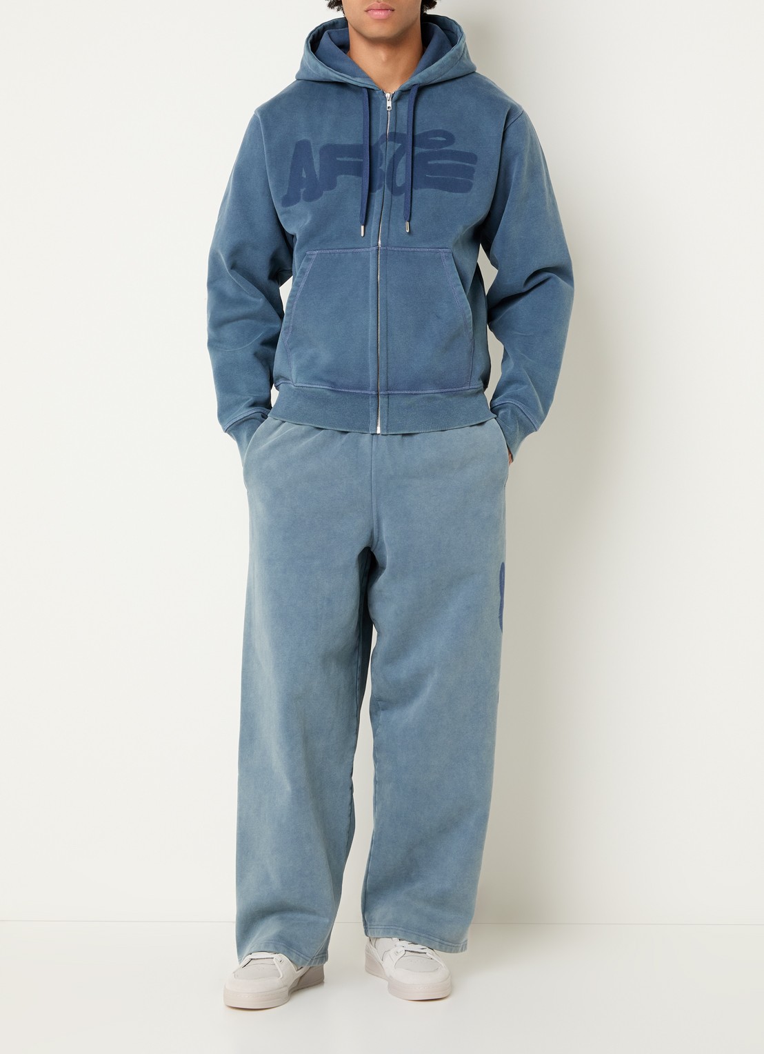 Arte Antwerp Fadeout sweater met logoprint - voorkant 5 staalblauw