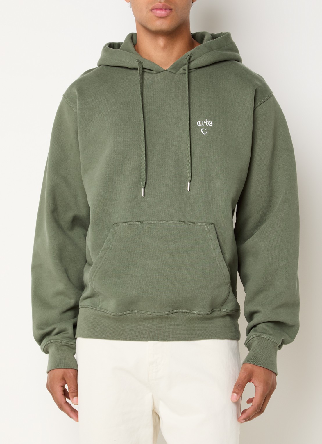 Arte Antwerp Heart hoodie met logo - detail legergroen