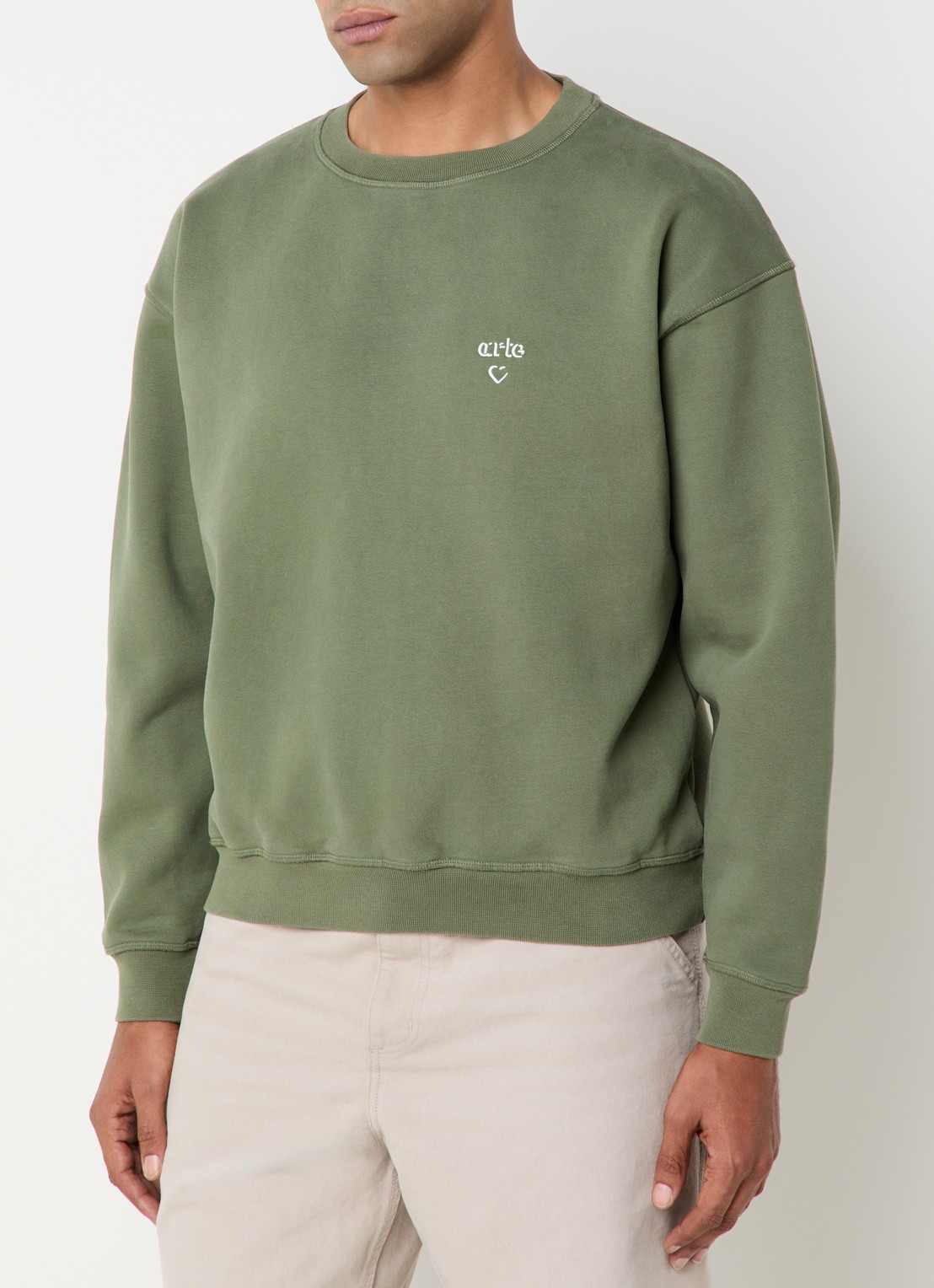 Arte Antwerp Heart sweater met logo - detail 2 legergroen
