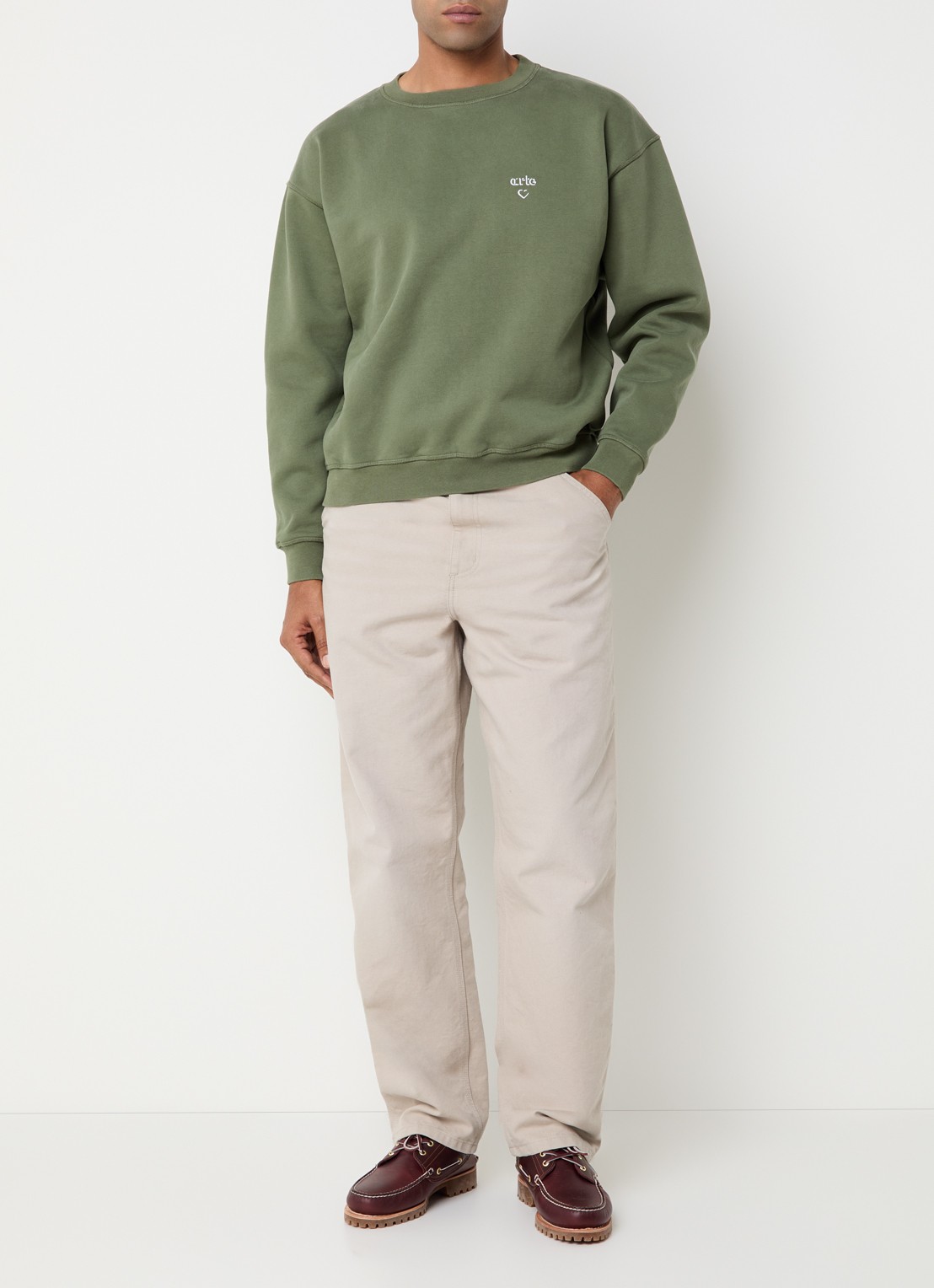 Arte Antwerp Heart sweater met logo - voorkant 4 legergroen