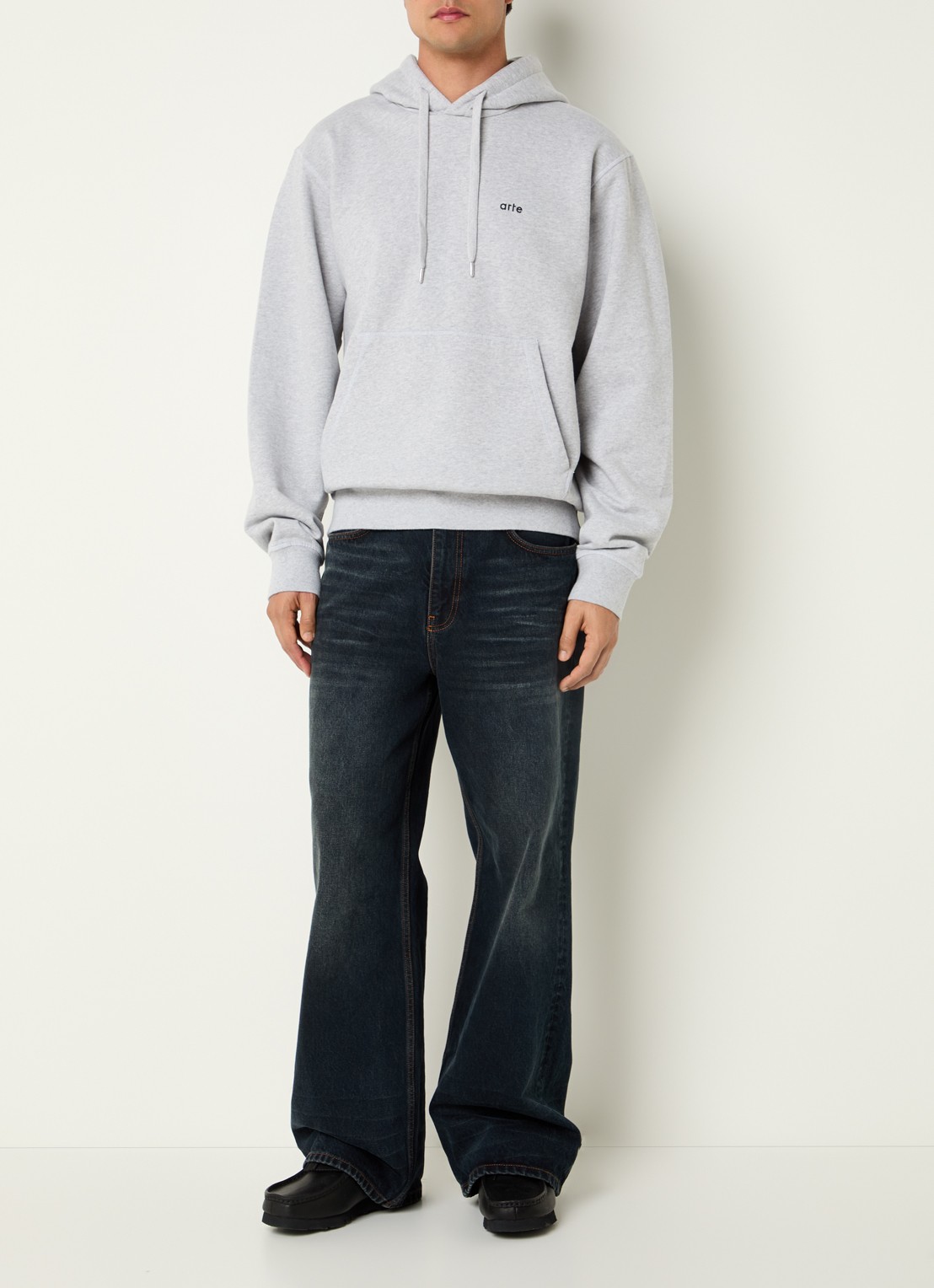 Arte Antwerp Hoodie met logo- en backprint - voorkant 2 grijsmele