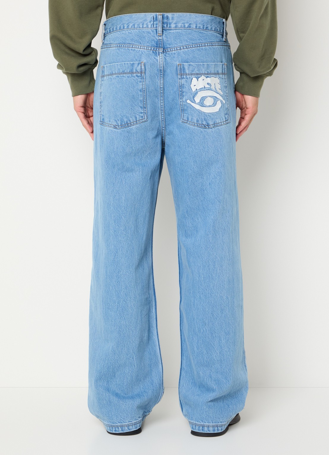 Arte Antwerp Loose fit jeans met steekzakken - achterkant 5 lichtblauw