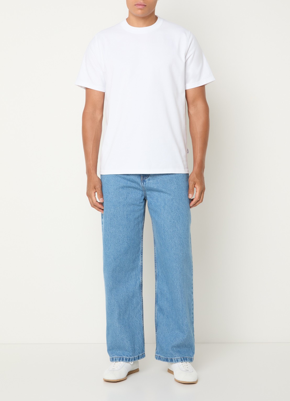 Arte Antwerp Presents T-shirt met backprint - voorkant 3 wit
