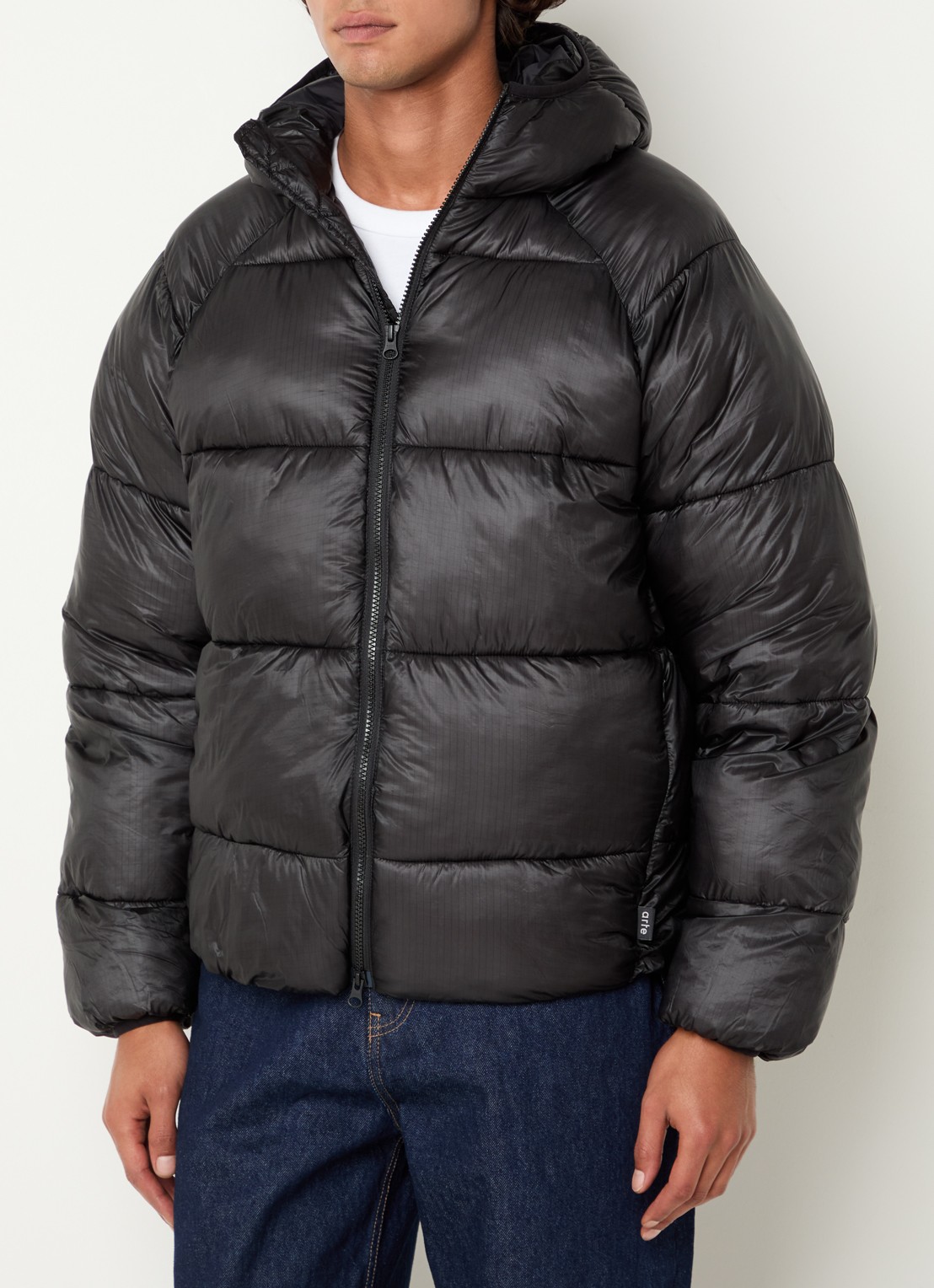 Arte Antwerp Puffer jack met steekzakken met glanzende finish - detail zwart