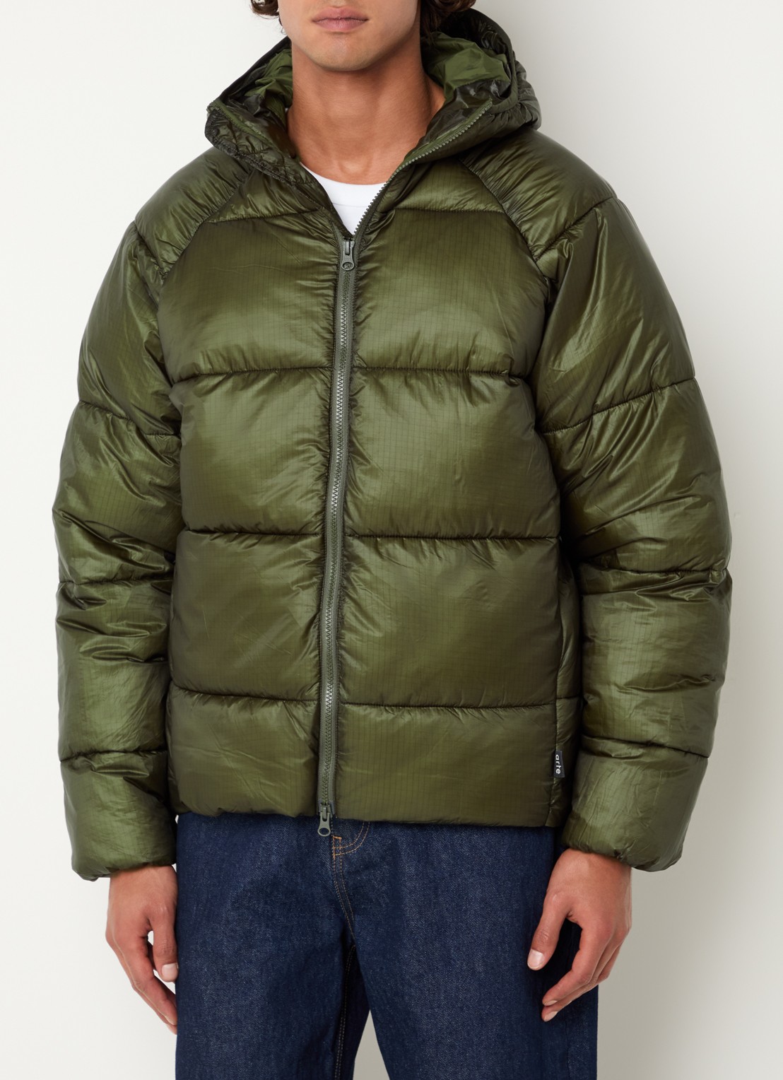 Arte Antwerp Puffer jack met steekzakken met glanzende finish - detail 4 legergroen