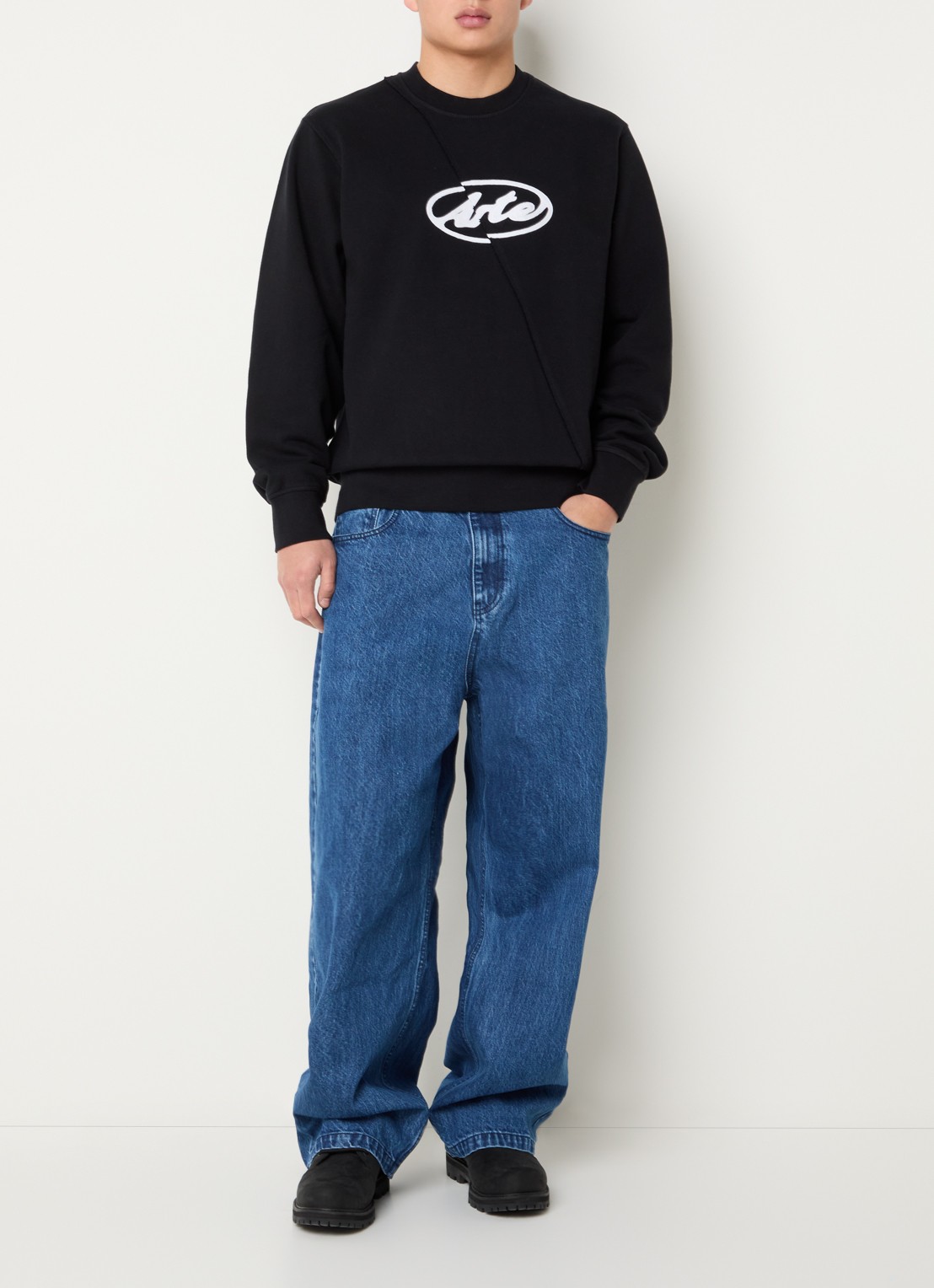 Arte Antwerp Wide leg jeans met donkere wassing - voorkant 5 indigo