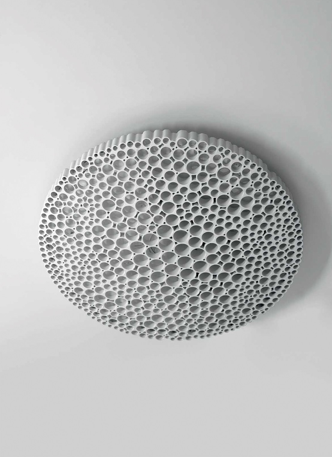 Artemide Calipso plafondlamp LED - voorkant 2 gebroken wit