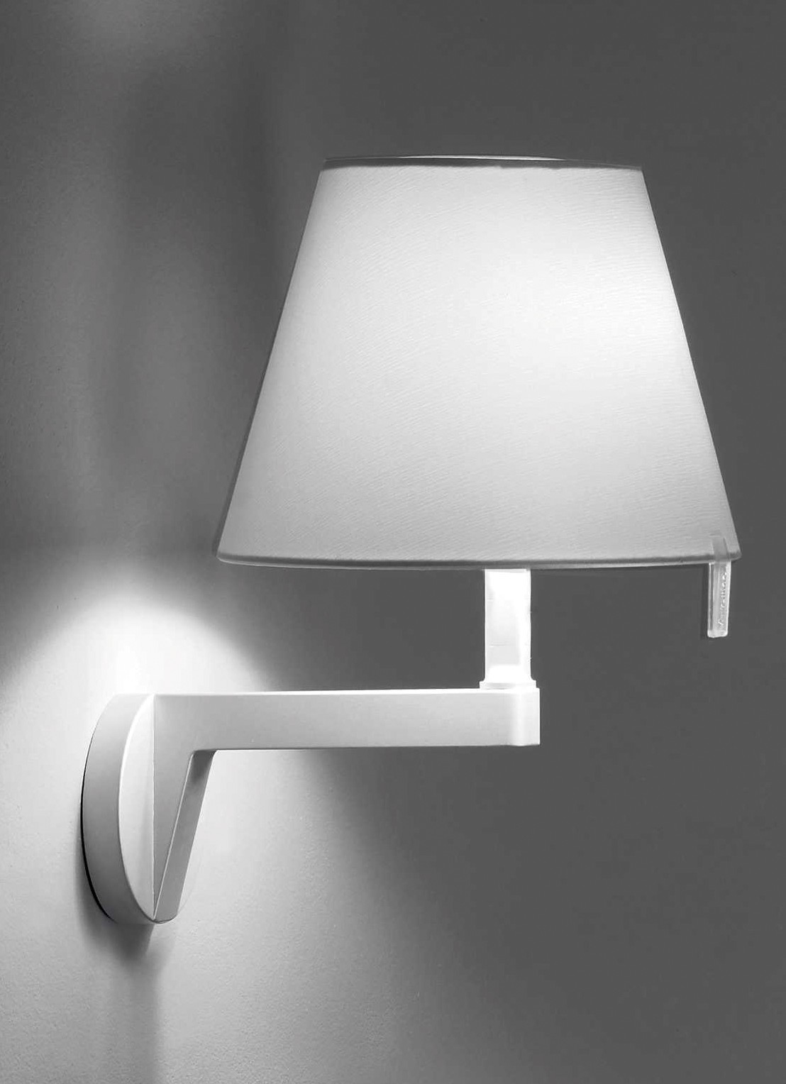 Artemide Melampo wandlamp met schakelaar - voorkant 4 metaal
