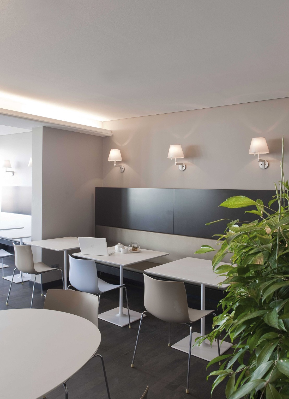 Artemide Melampo wandlamp zonder schakelaar - detail 5 metaal