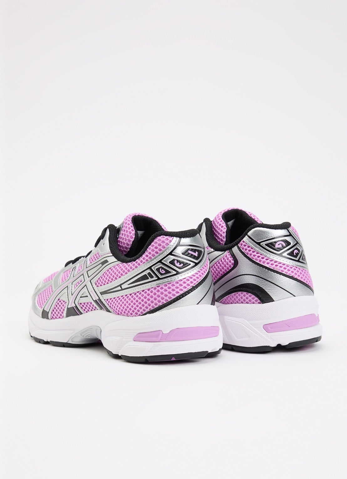 ASICS Gel-1130 sneaker met mesh details - achterkant lavendel